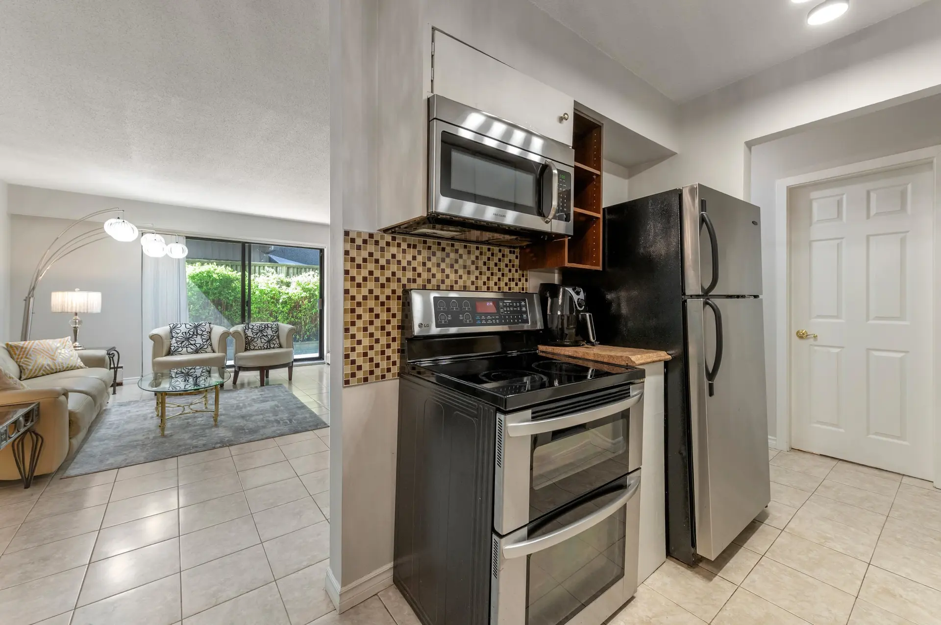 #103 2040 Cornwall Avenue - Image 4