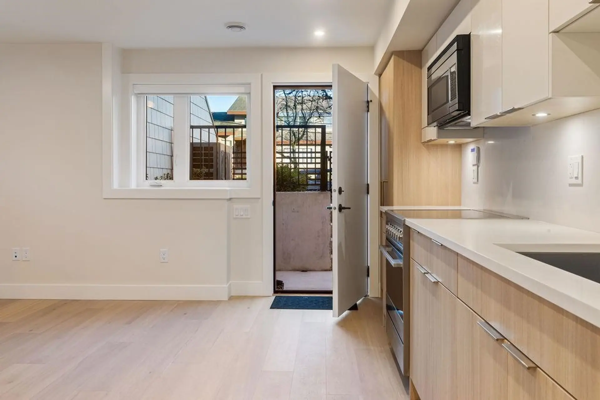 #1 1933 Templeton Drive - Image 3