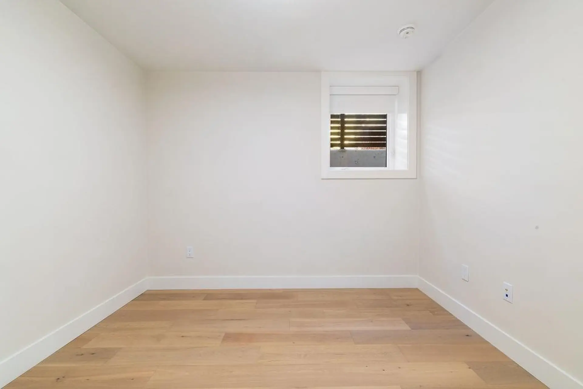 #1 1933 Templeton Drive - Image 14