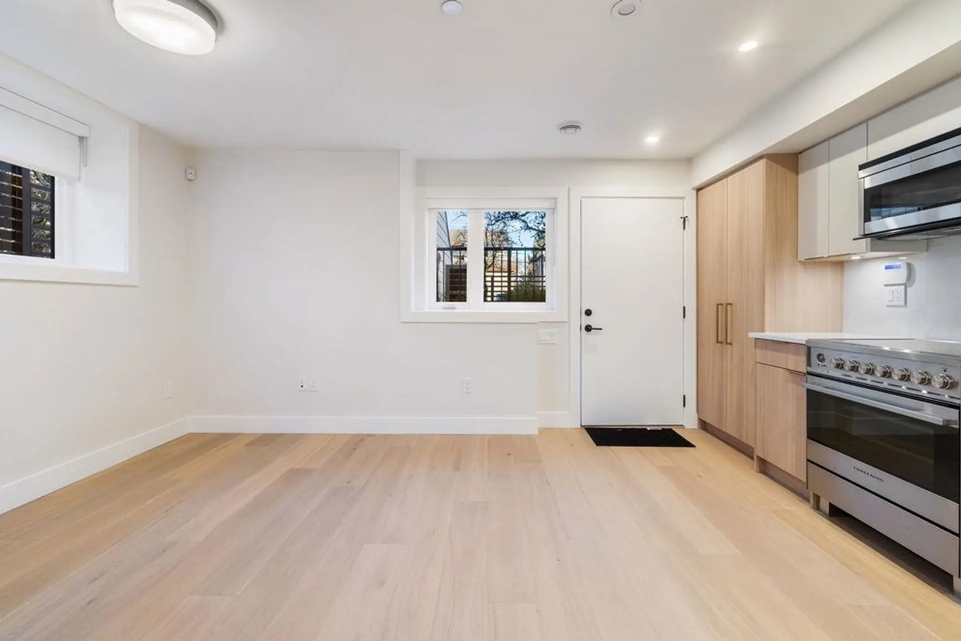 #1 1933 Templeton Drive - Image 4