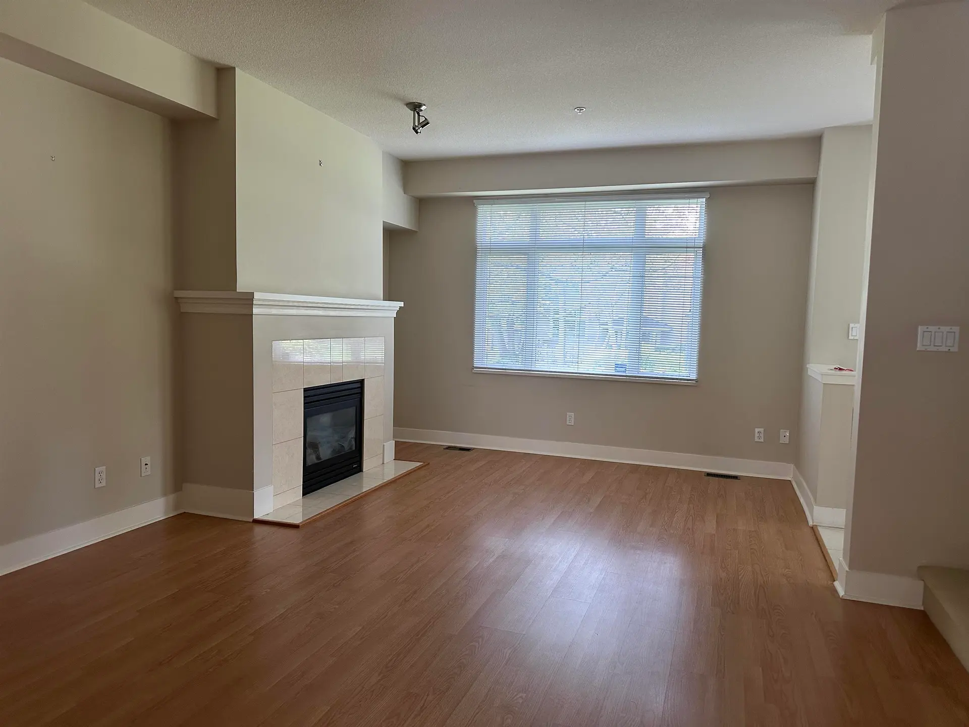 875 W 59th Avenue - Image 2