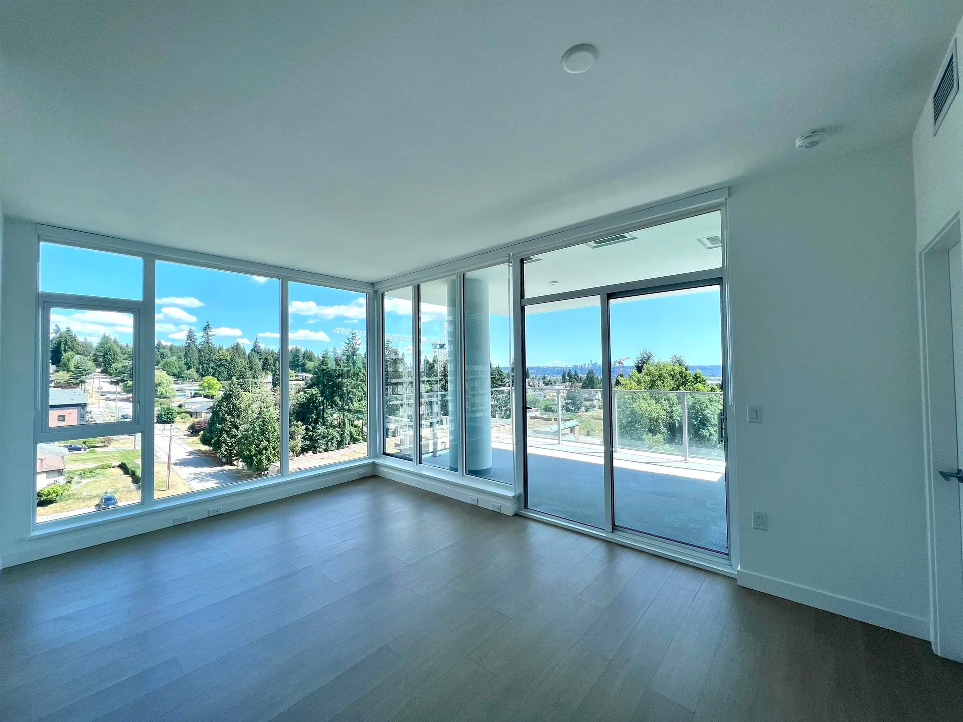 #704 555 Sydney Avenue - Image 5