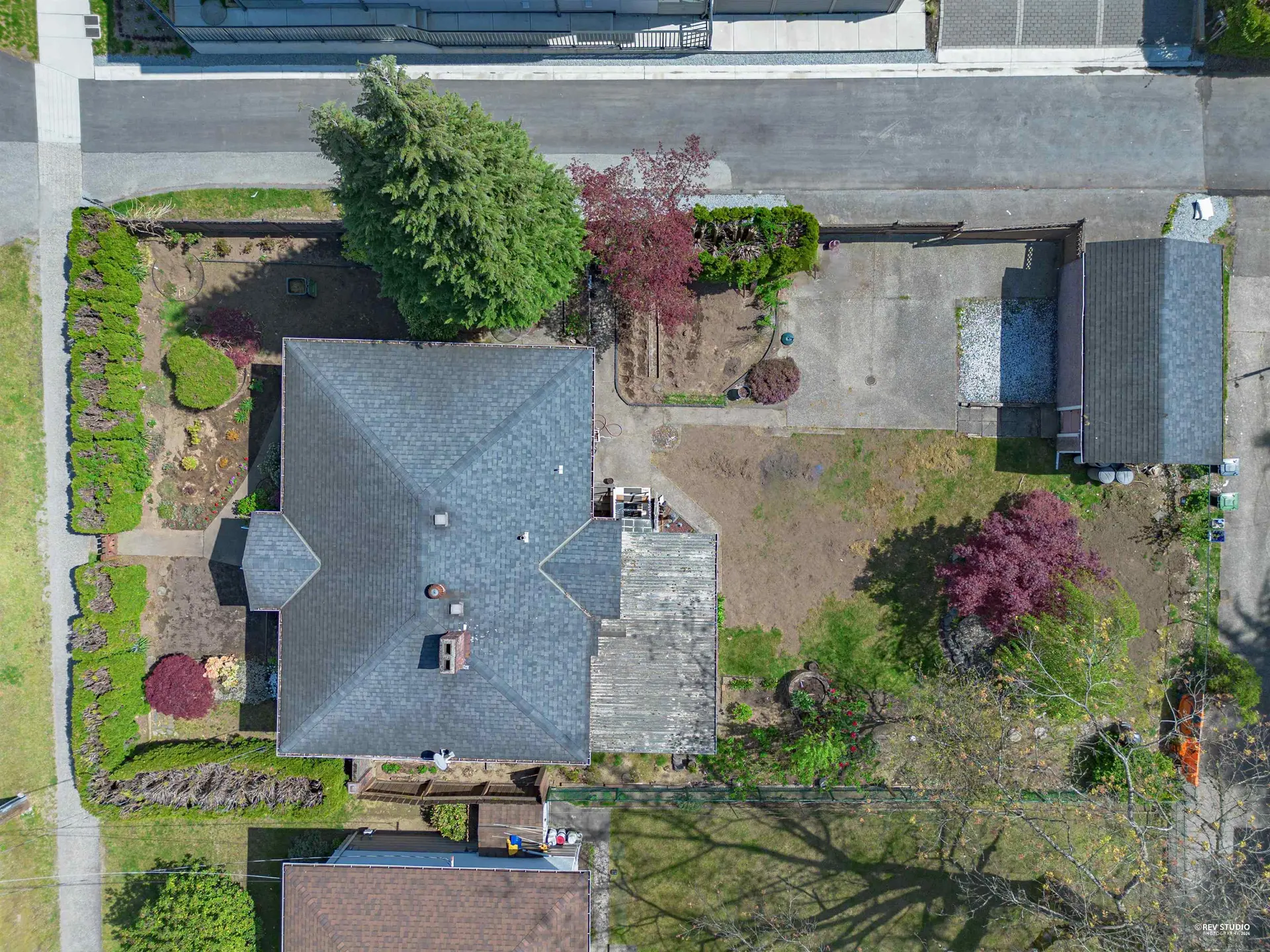 704 Smith Avenue - Image 9
