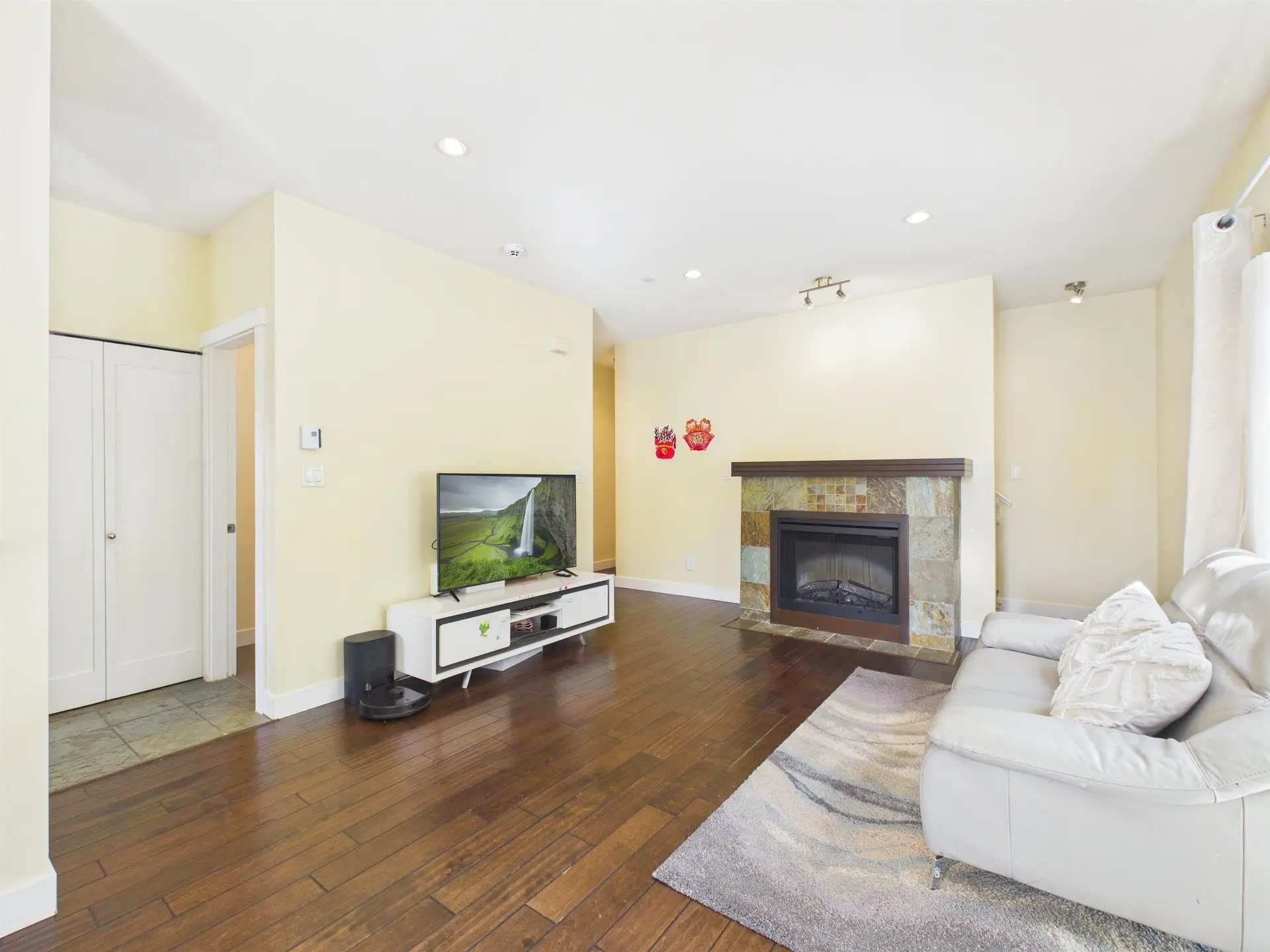#141 7388 Macpherson Avenue - Image 6