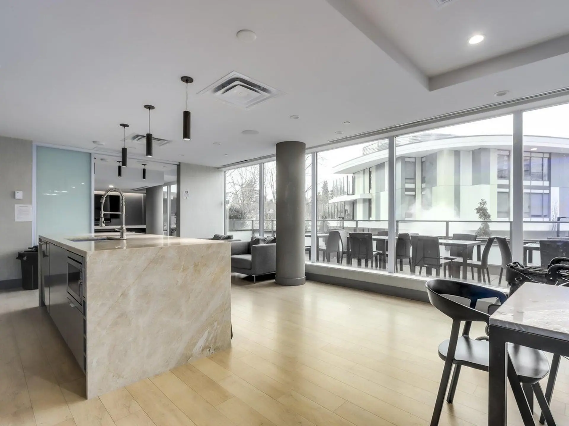#2402 8189 Cambie Street - Image 3