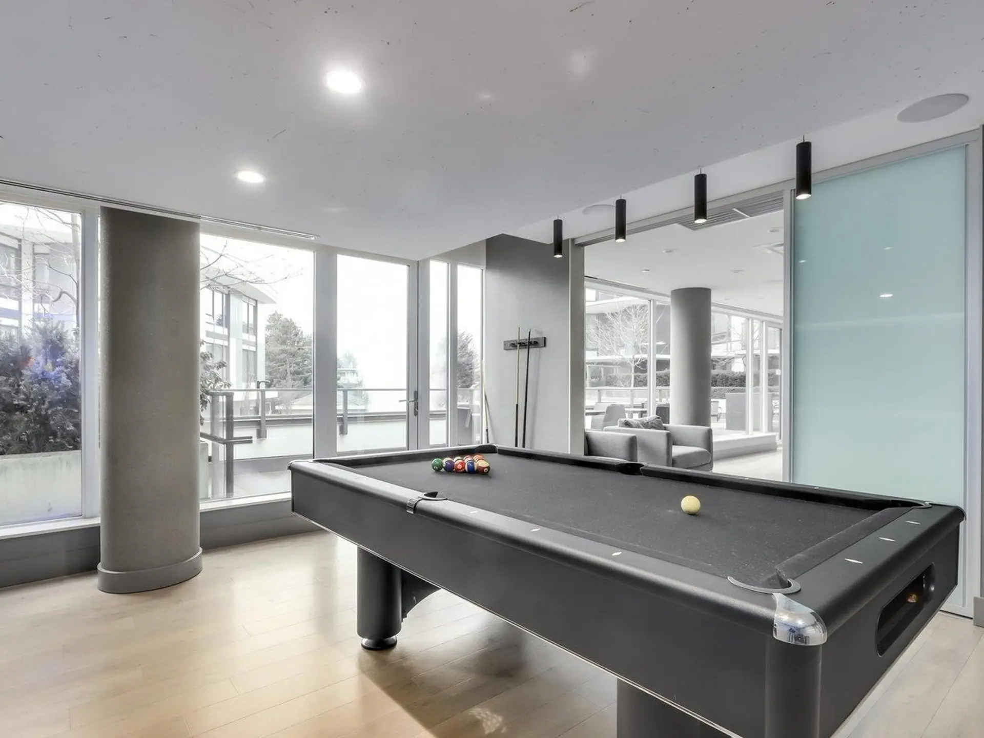 #2402 8189 Cambie Street - Image 4