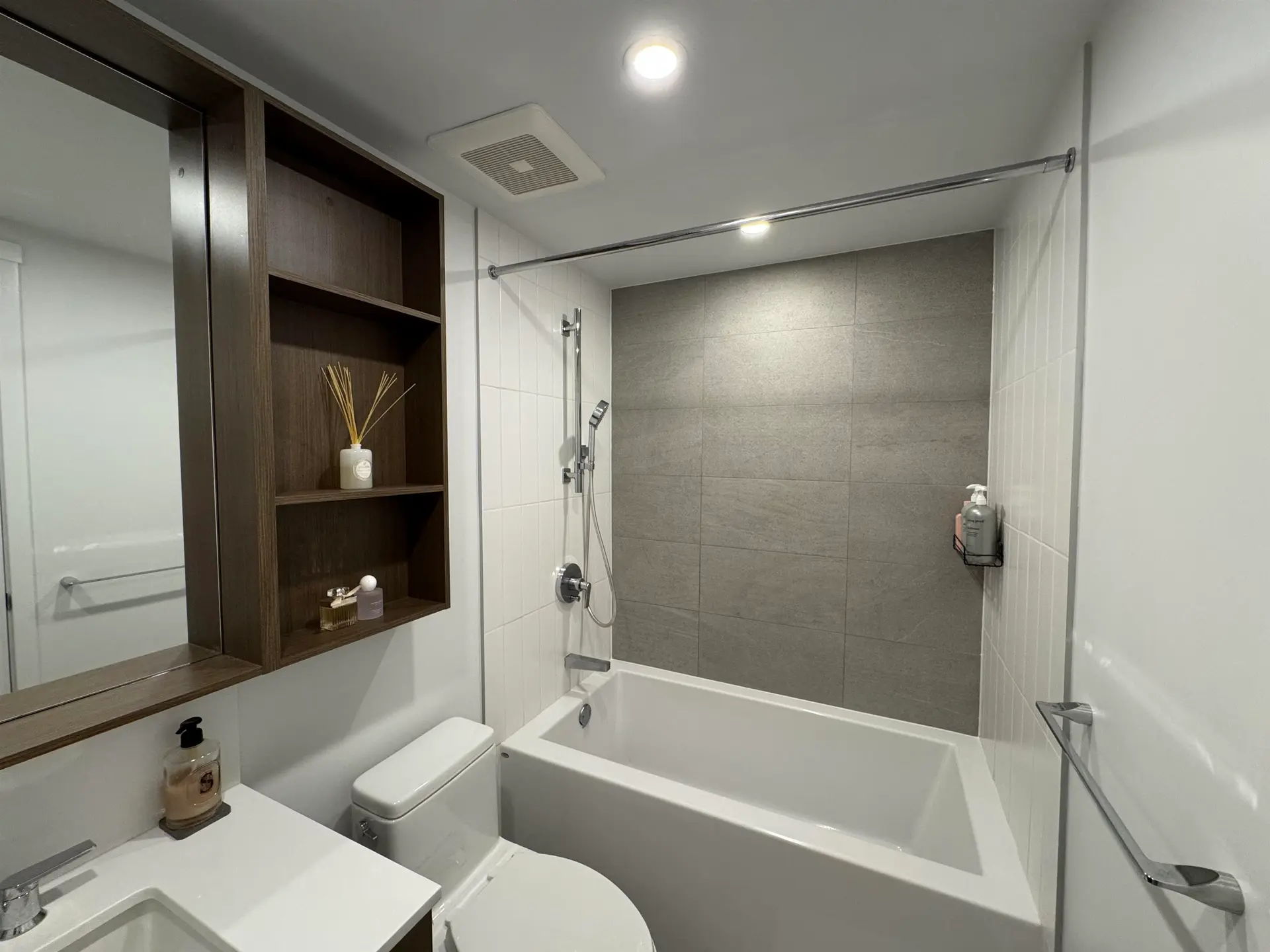 #406 648 Lea Avenue - Image 4