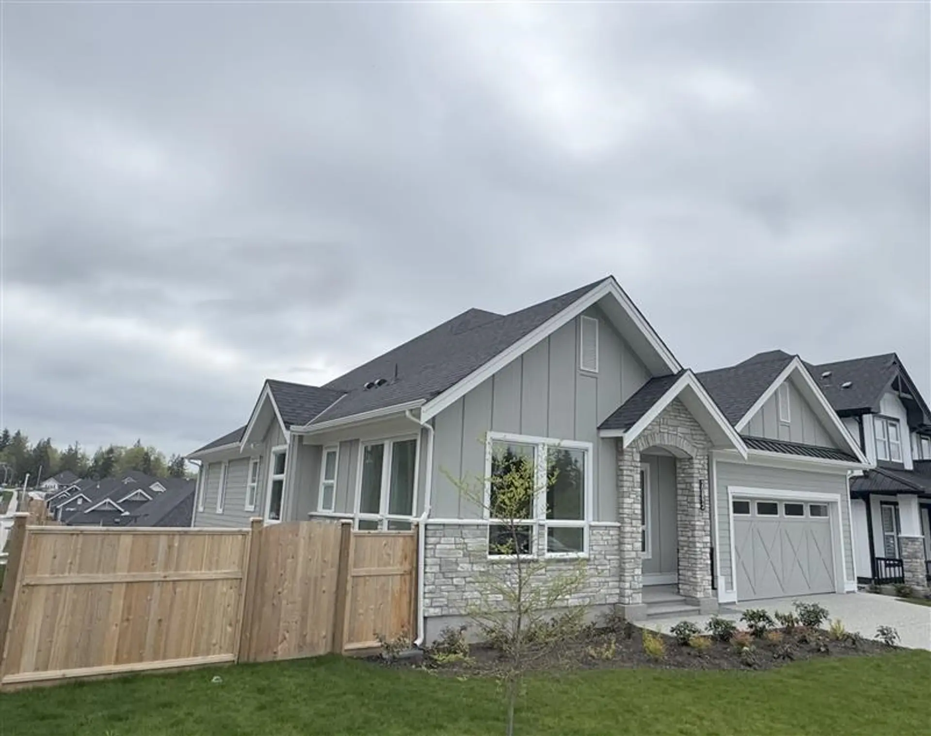 20892 35a Avenue - Image 2