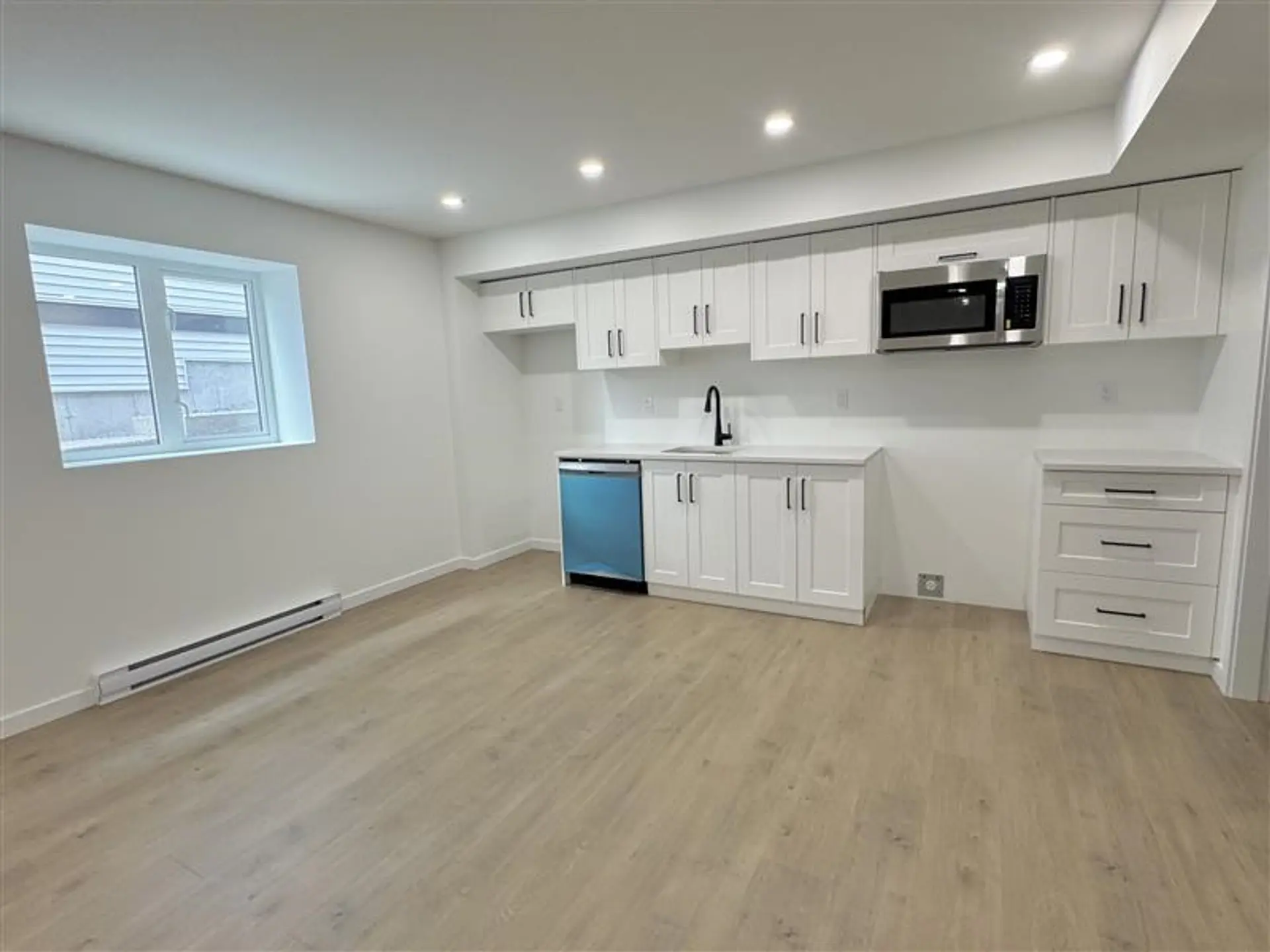 20892 35a Avenue - Image 6