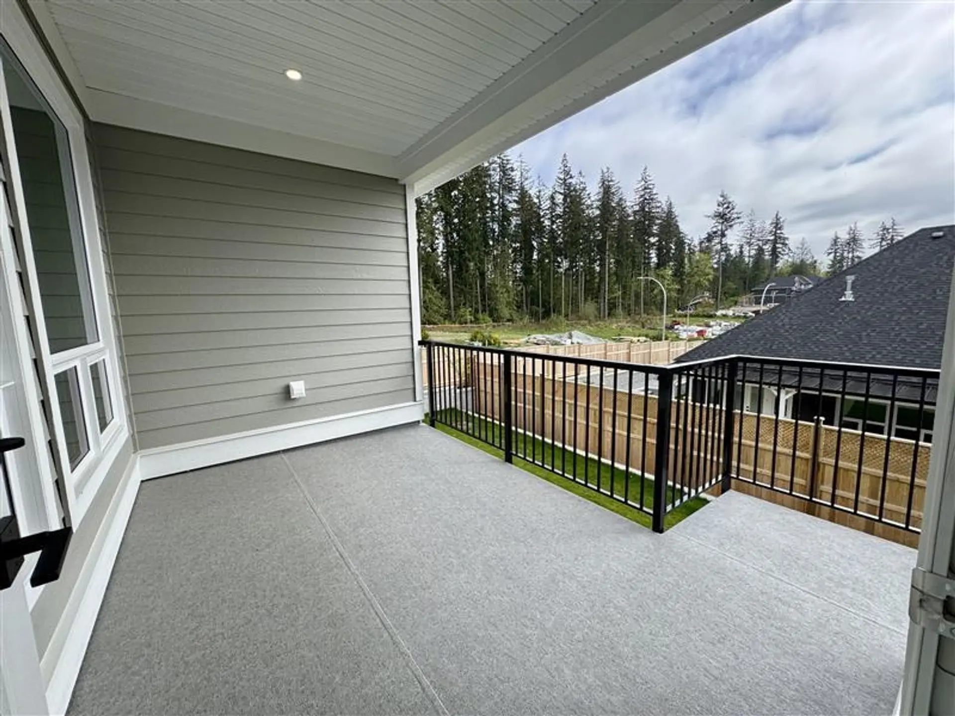 20892 35a Avenue - Image 10