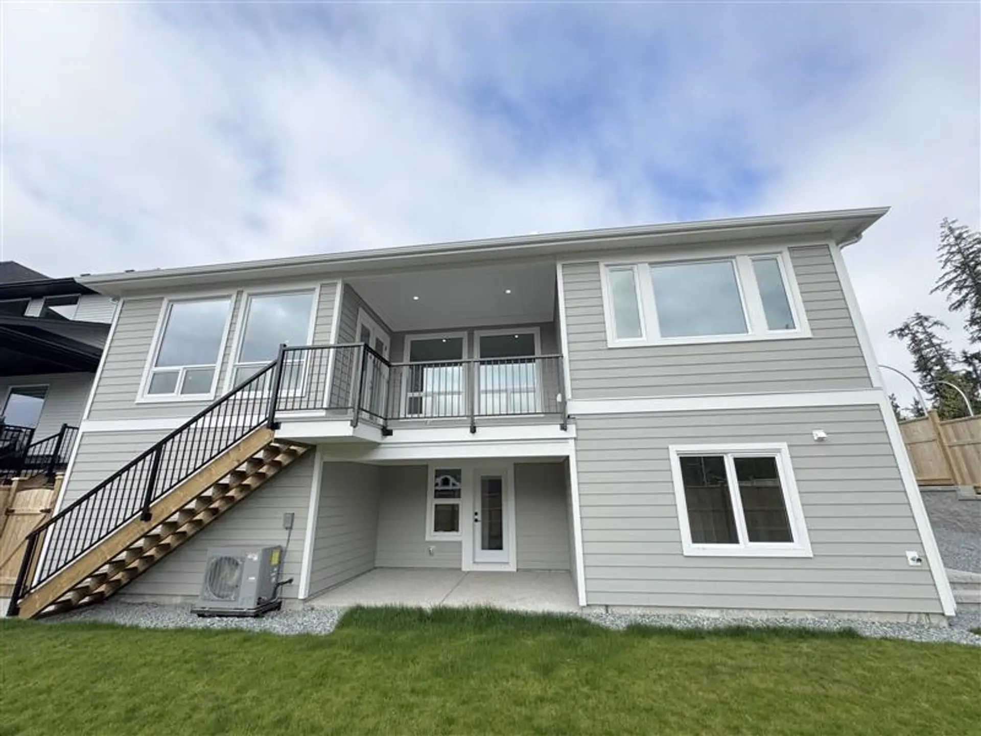 20892 35a Avenue - Image 8