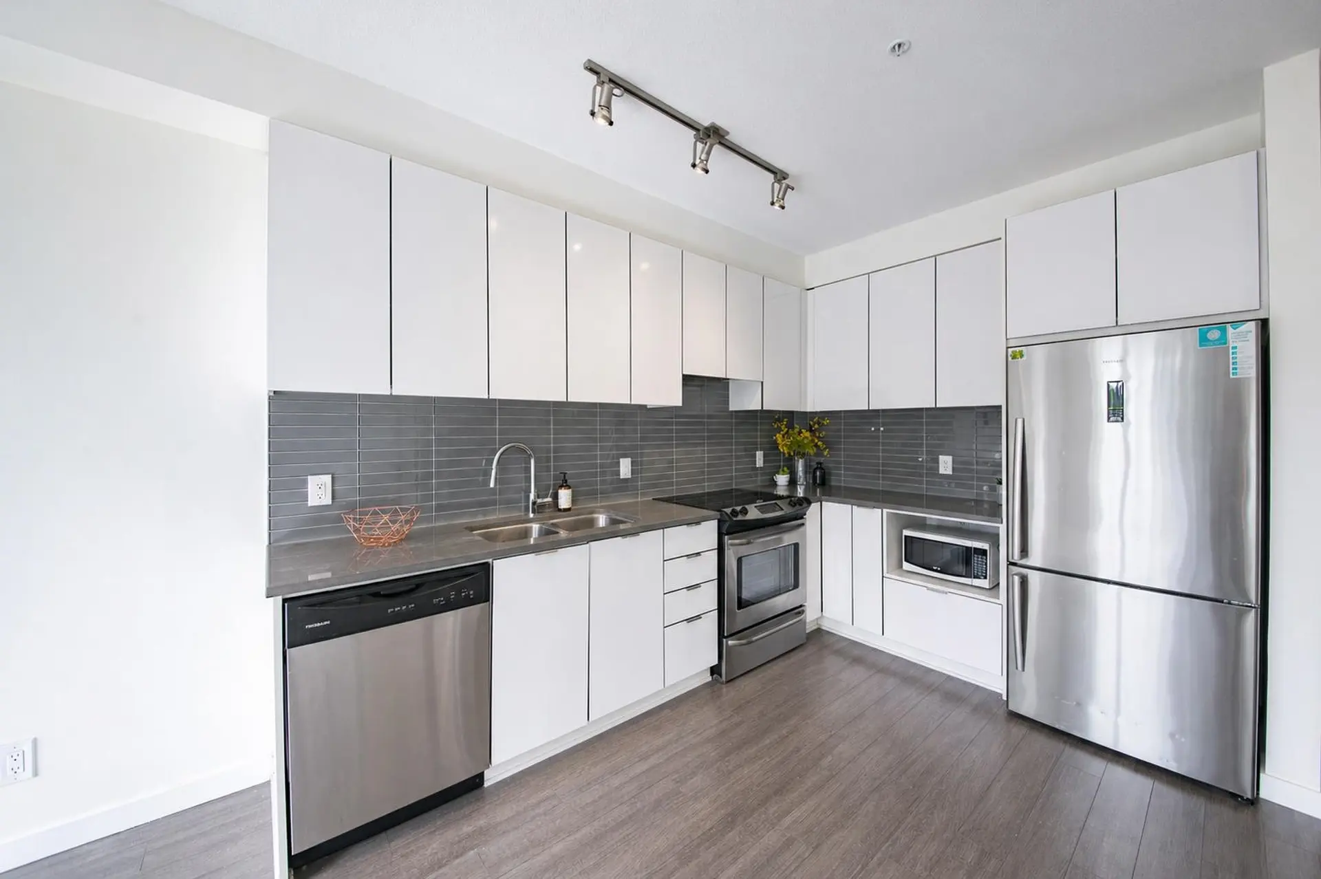 #313 9877 University Crescent - Image 8
