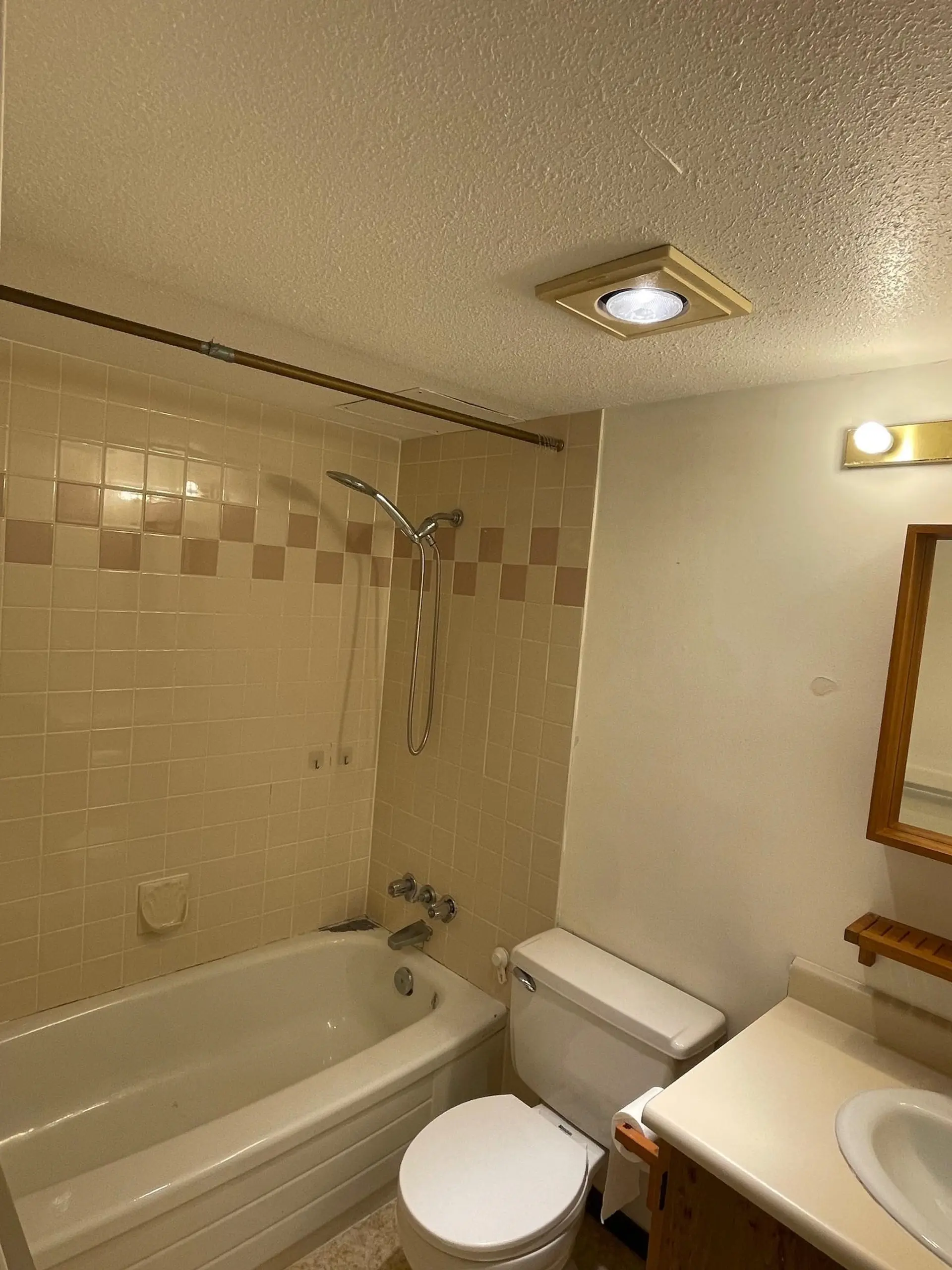 #219 8600 Ackroyd Road - Image 9