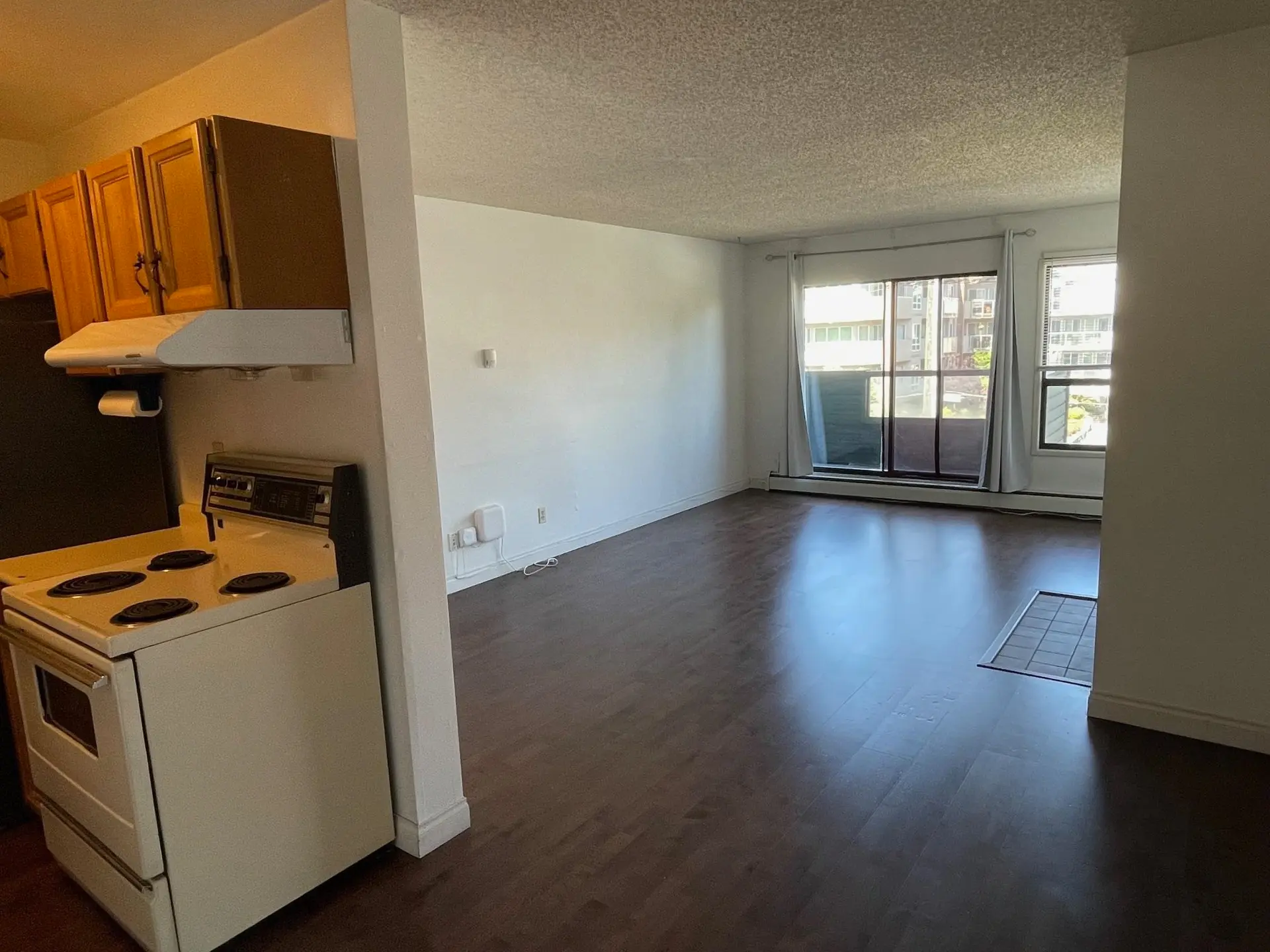 #219 8600 Ackroyd Road - Image 8