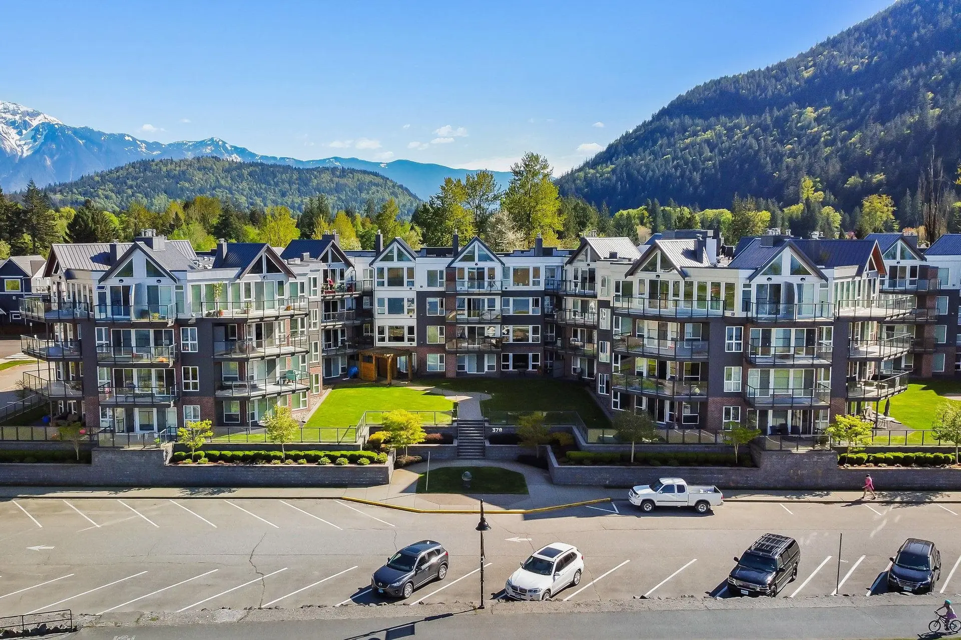 Property at #214 378 Esplanade Avenue, Harrison Hot Springs, BC