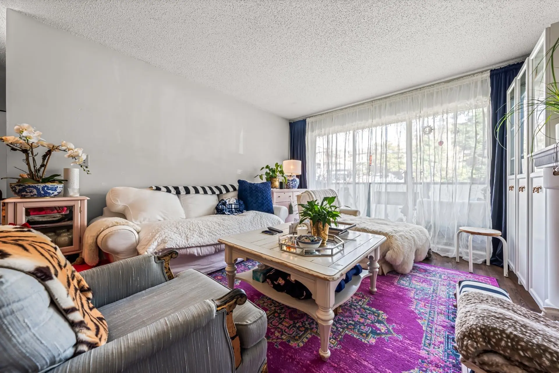 #207 230 Mowat Street - Image 3