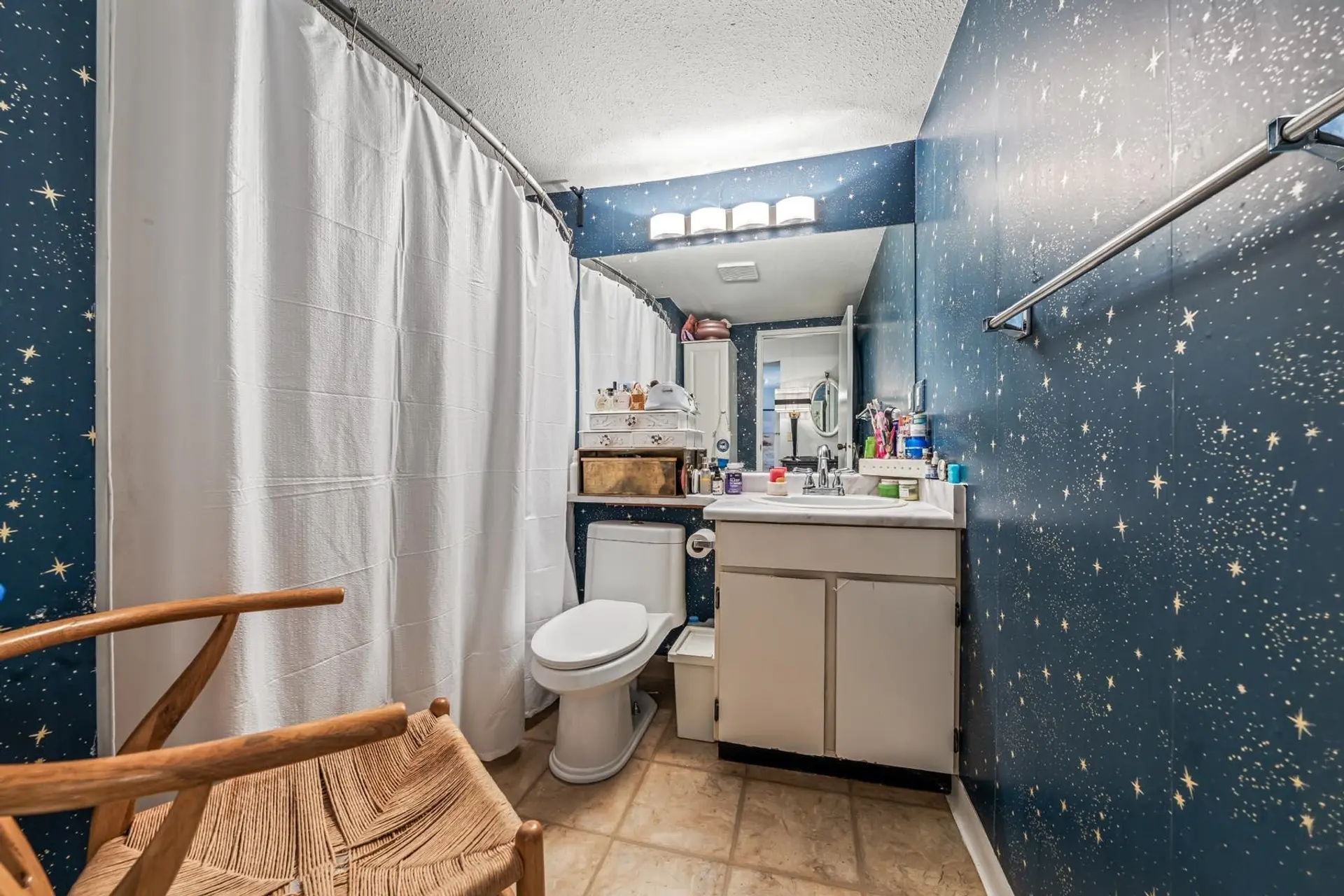#207 230 Mowat Street - Image 8