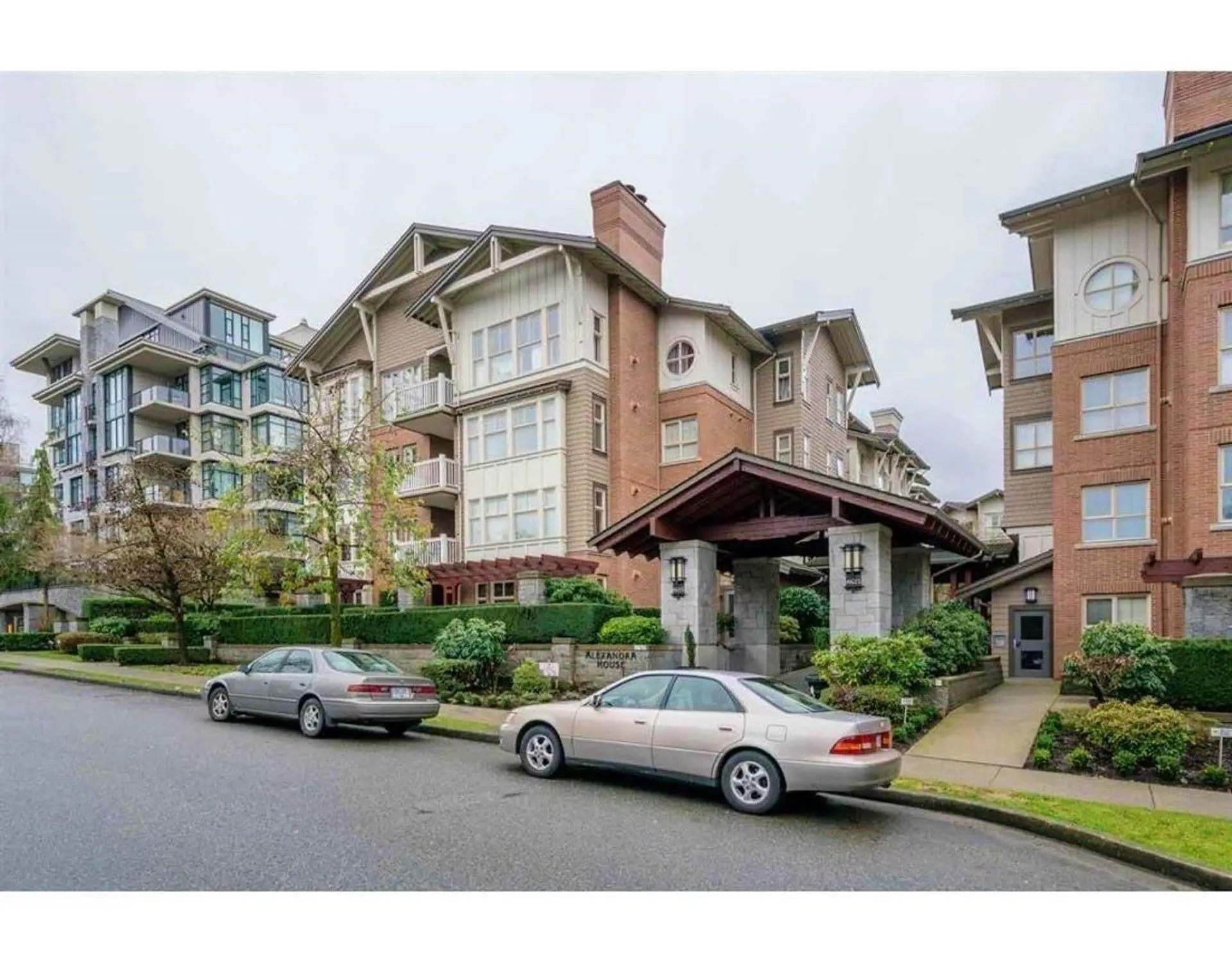 #1406 4655 Valley Drive - Image 9