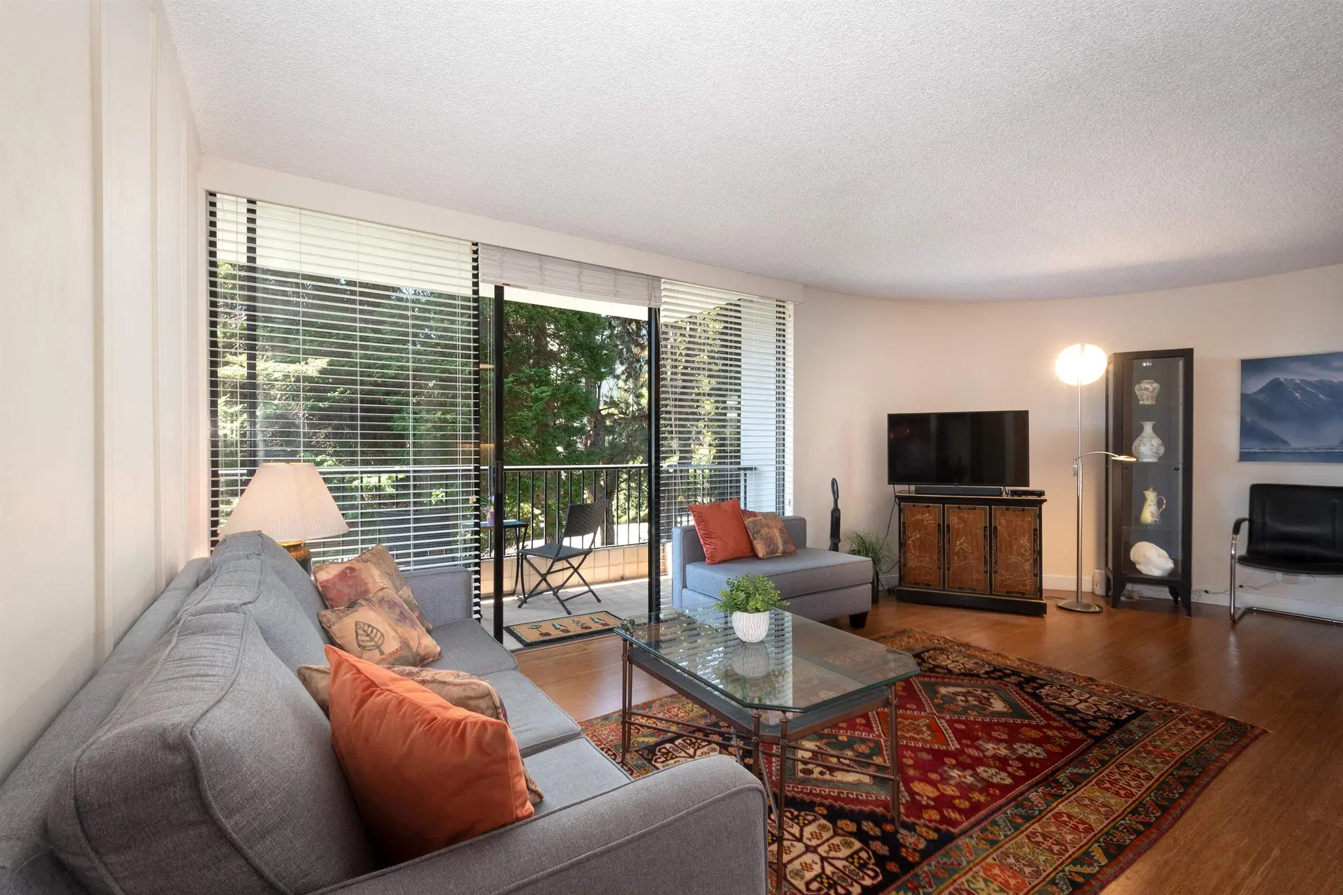 #204 650 16th Street - Image 6