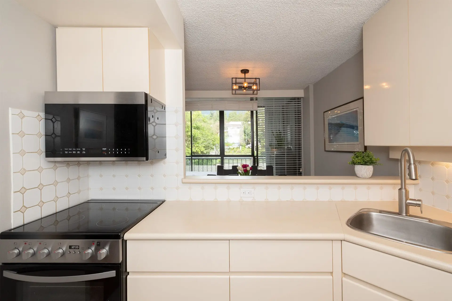 #204 650 16th Street - Image 13