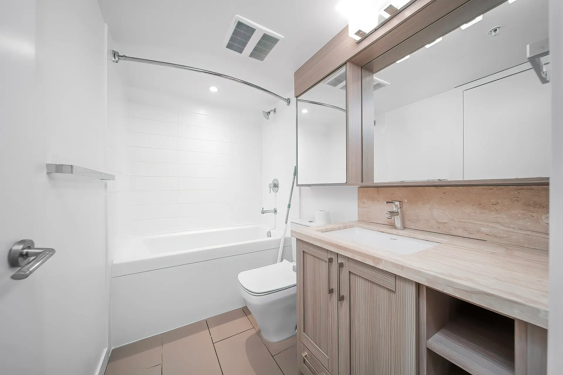 #915 5665 Boundary Road - Image 11