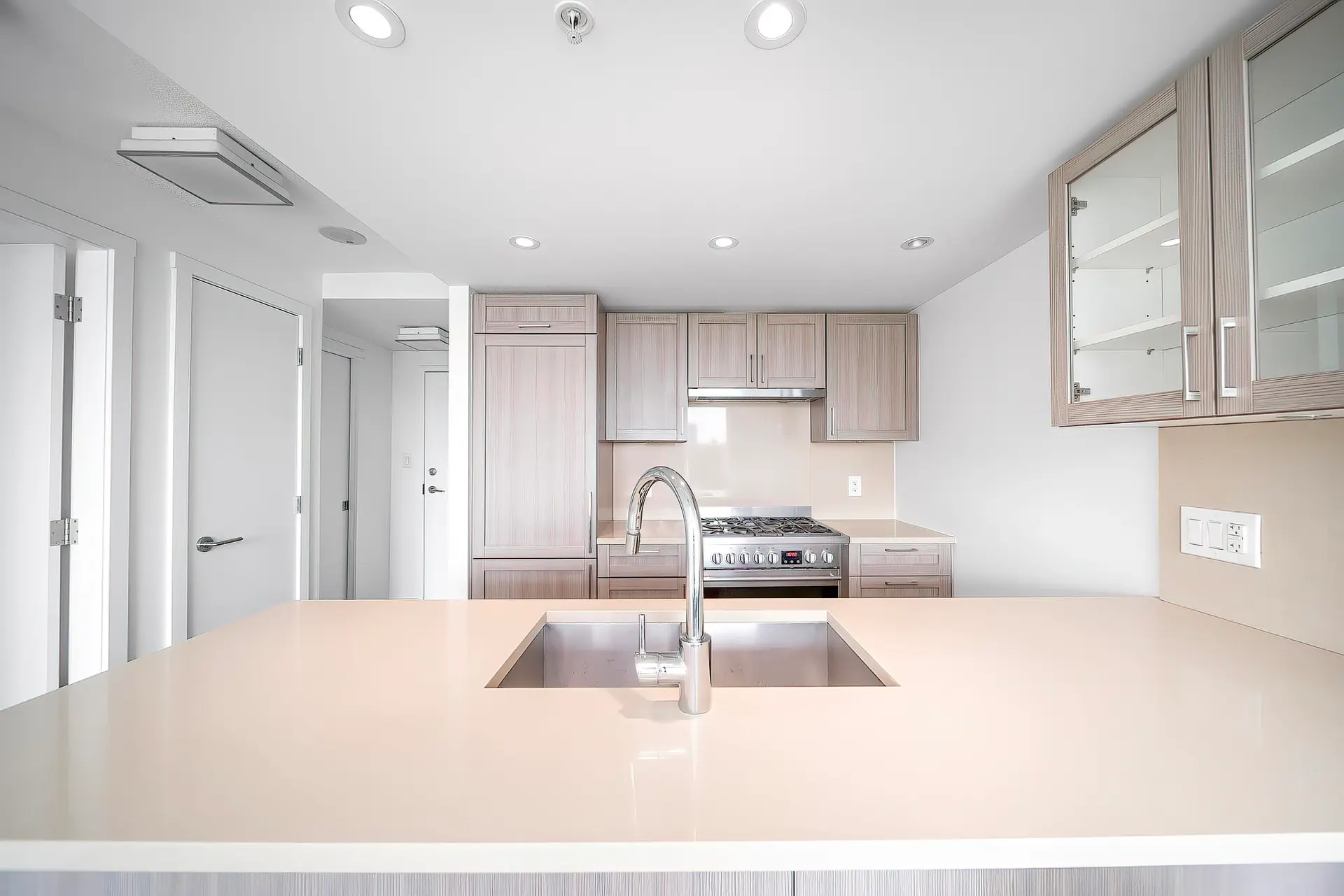 #915 5665 Boundary Road - Image 4