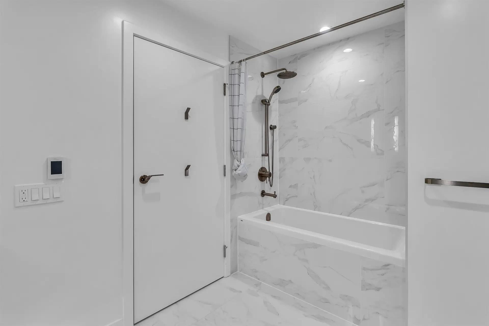 #1006 6833 Pearson Way - Image 12
