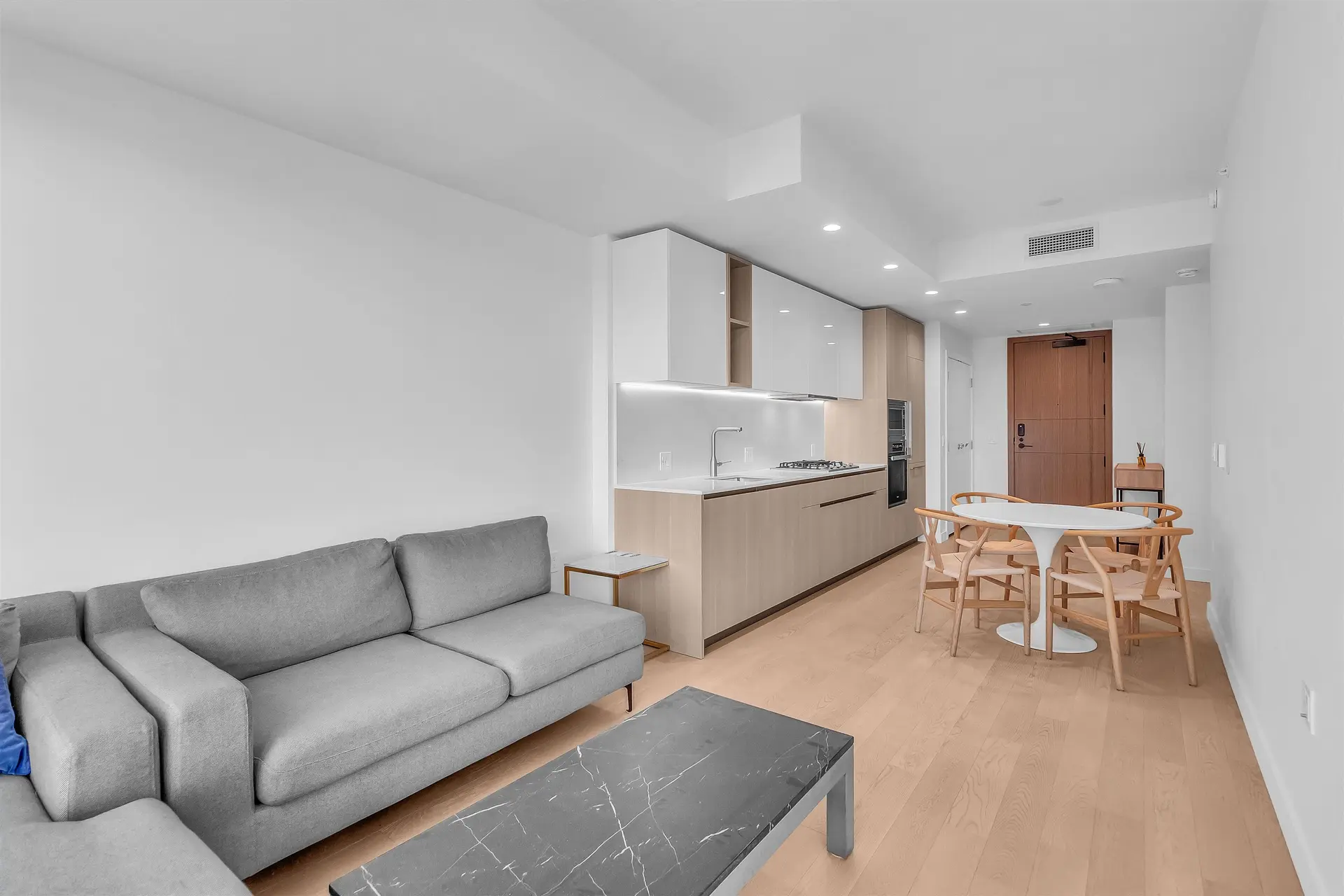 #1006 6833 Pearson Way - Image 4