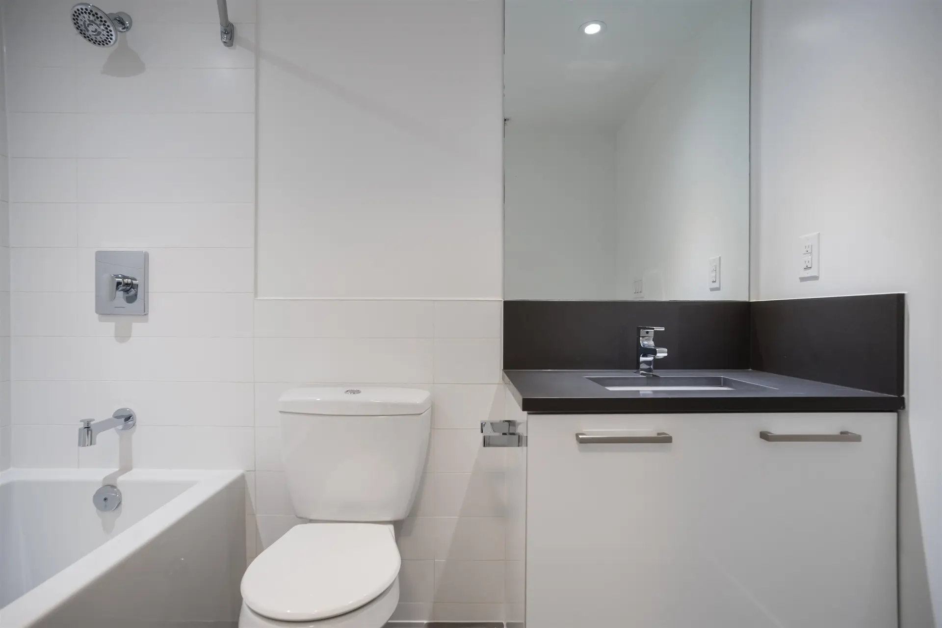 #559 955 E Hastings Street - Image 6