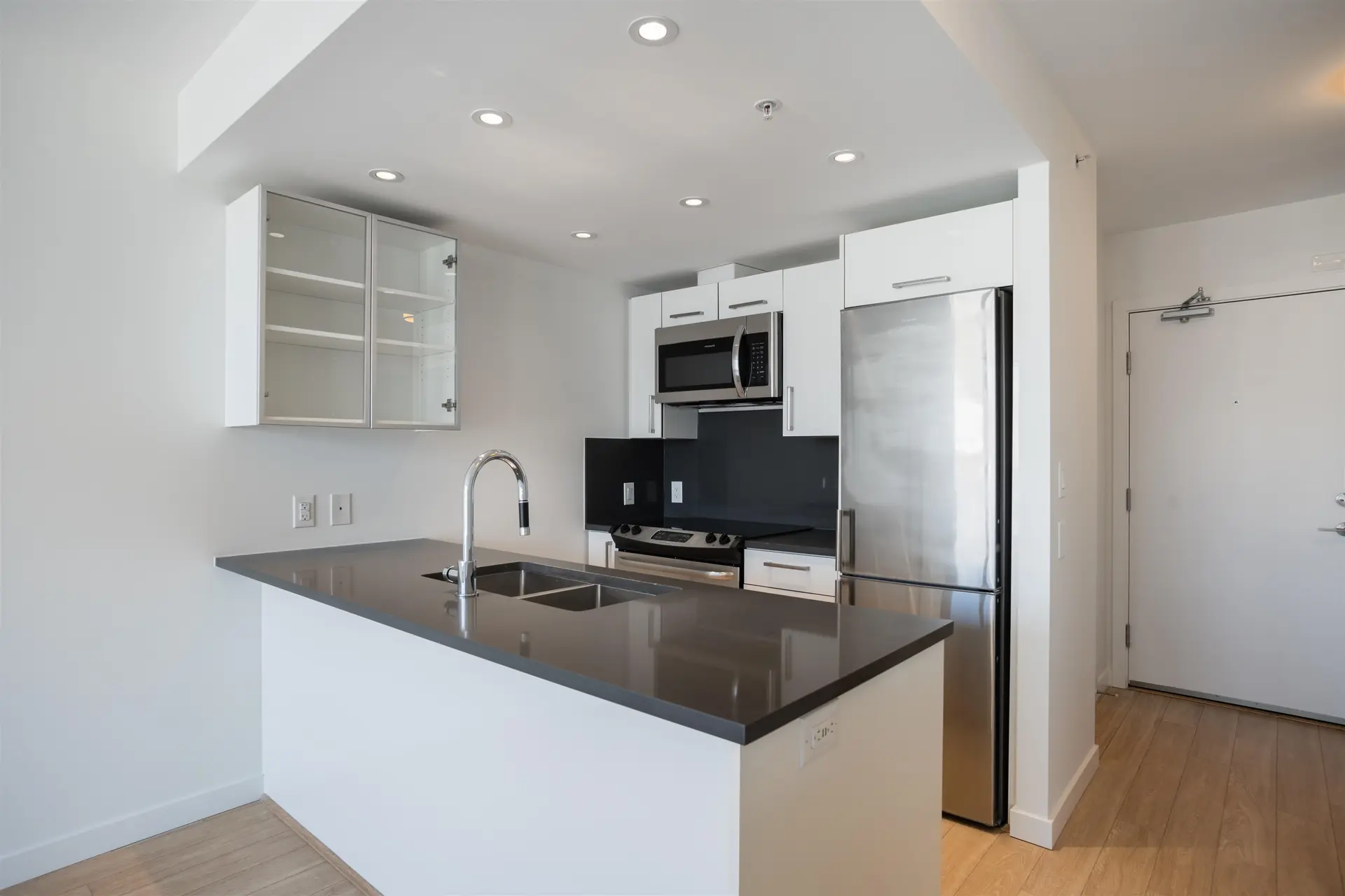 #559 955 E Hastings Street - Image 3