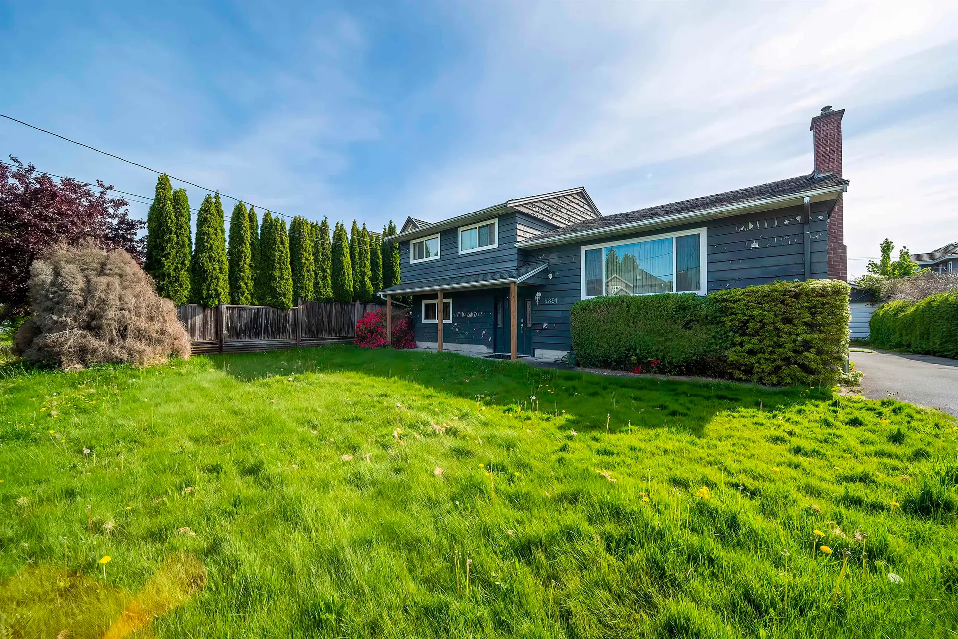9891 Pinewell Crescent - Image 3