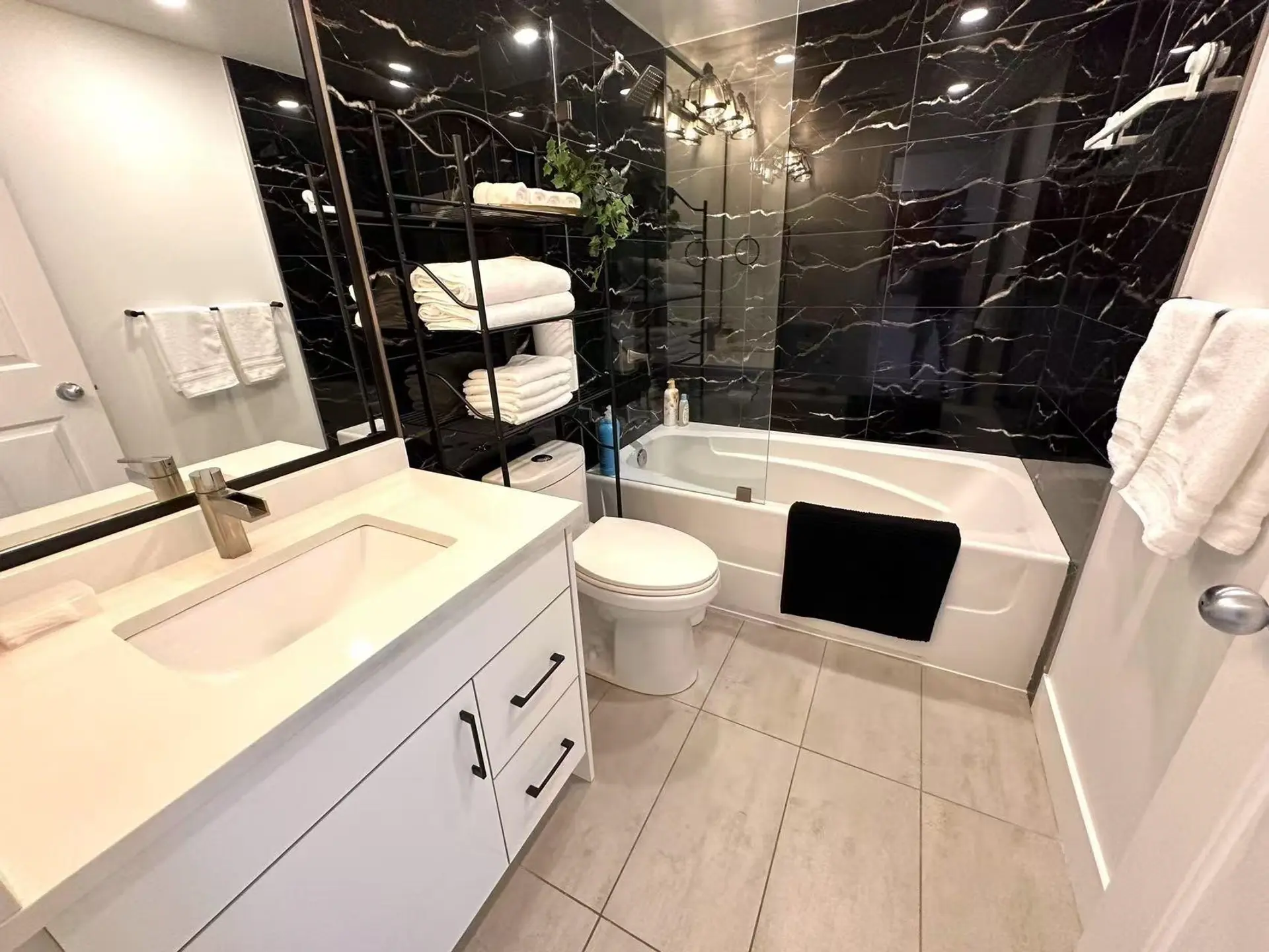 #311 555 Abbott Street - Image 2