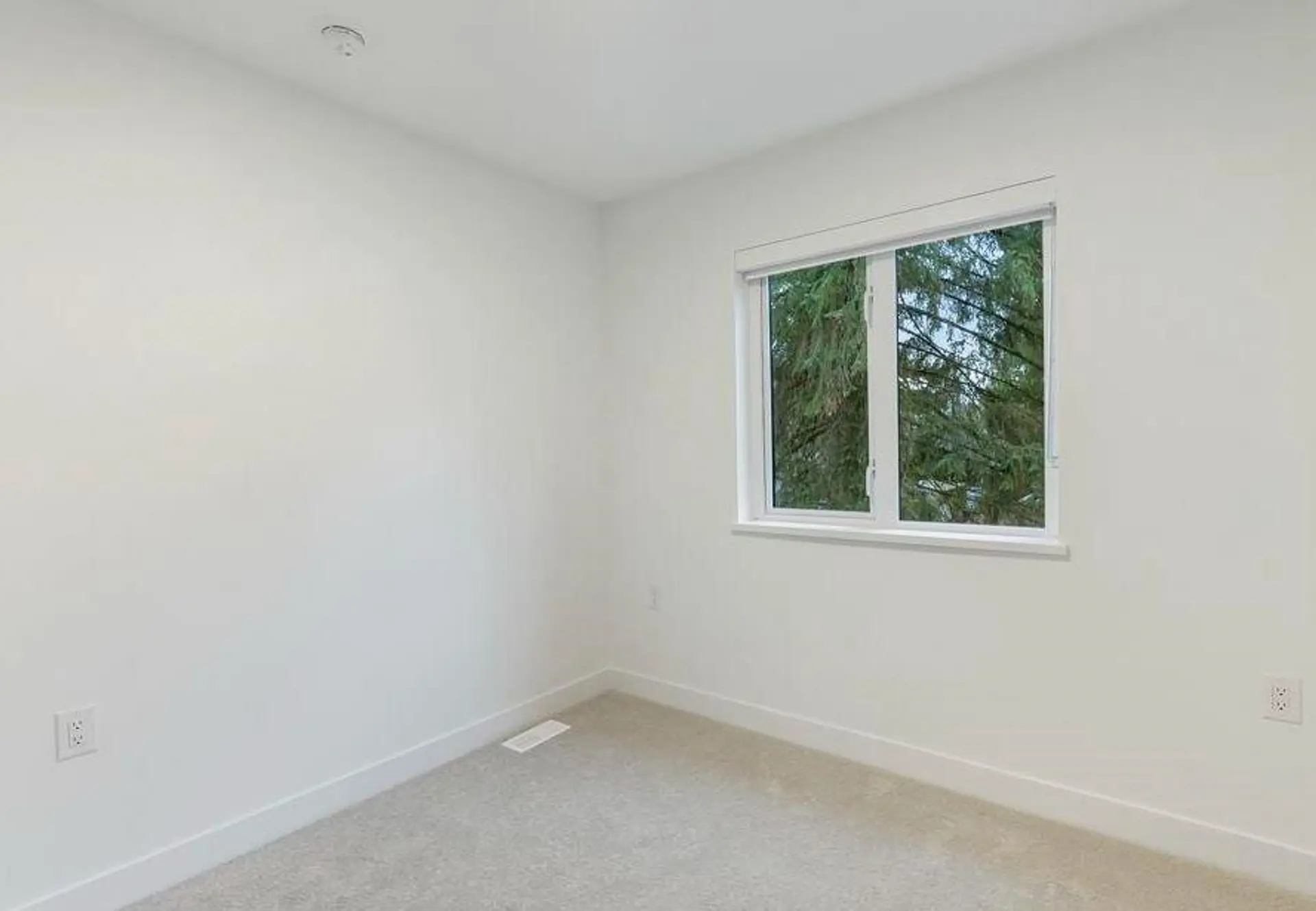 #28 10527 155 Street - Image 6