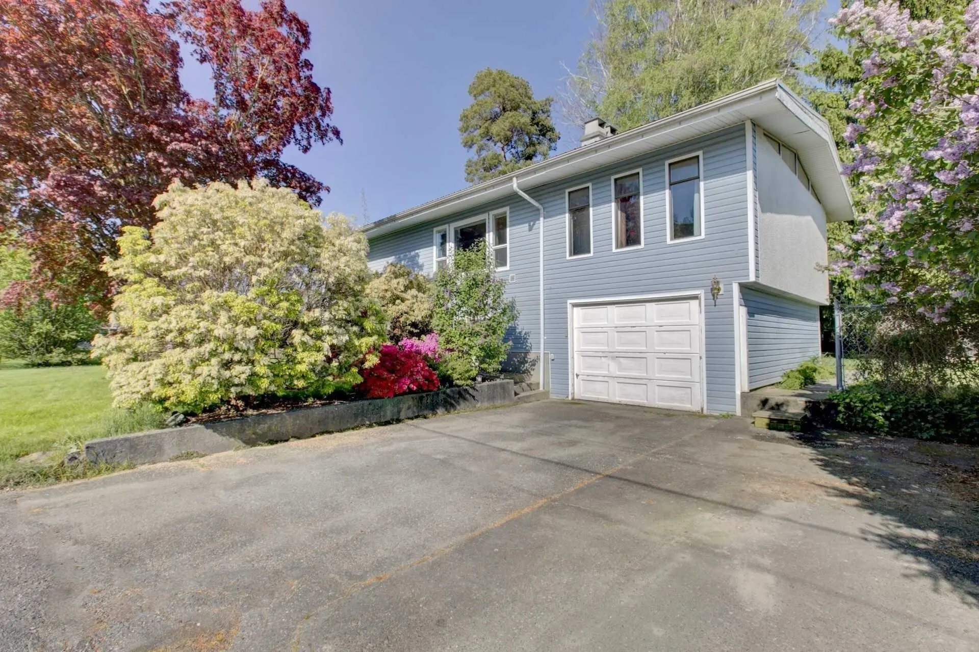 8505 Howard Crescent - Image 2