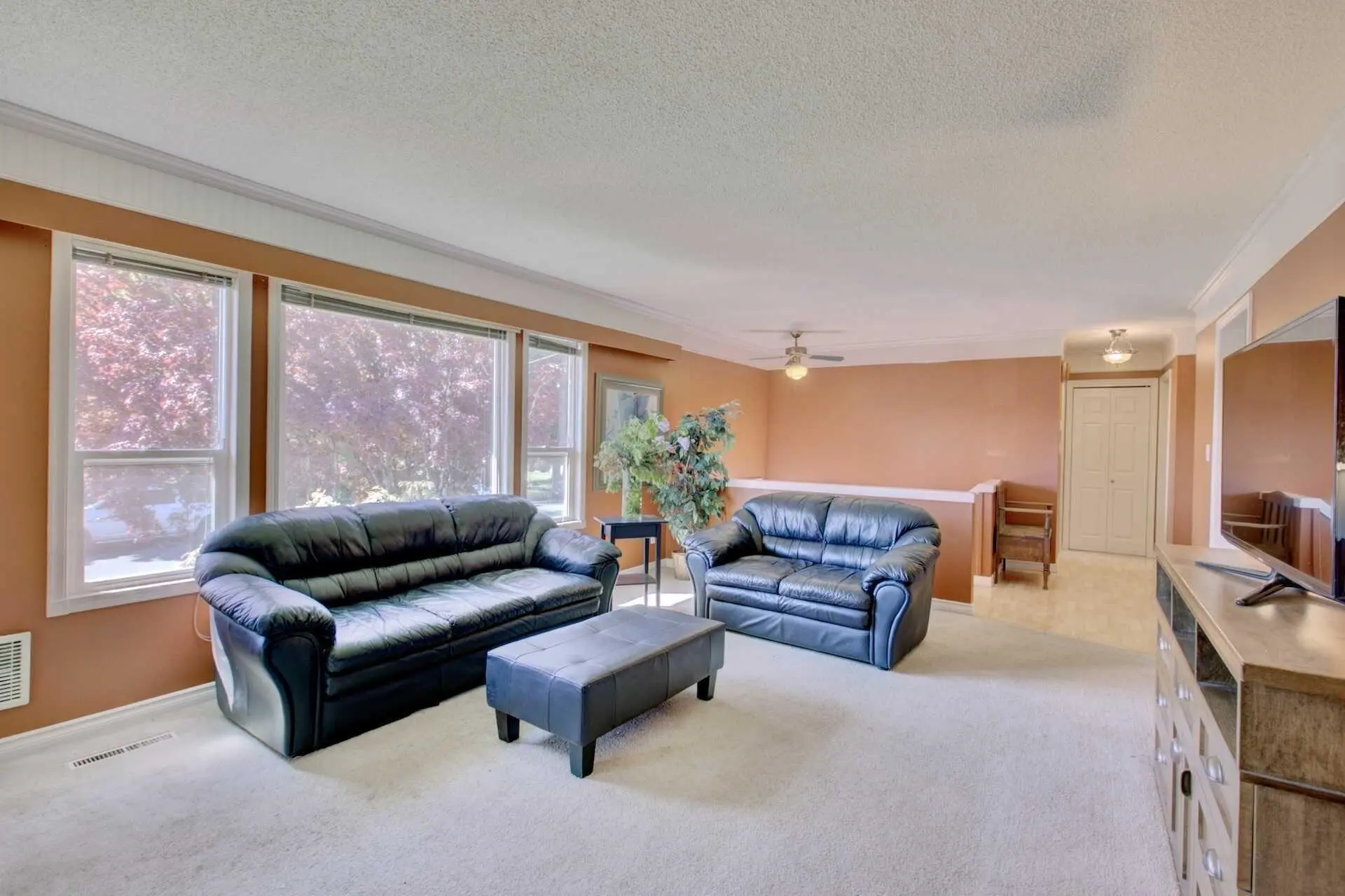 8505 Howard Crescent - Image 5