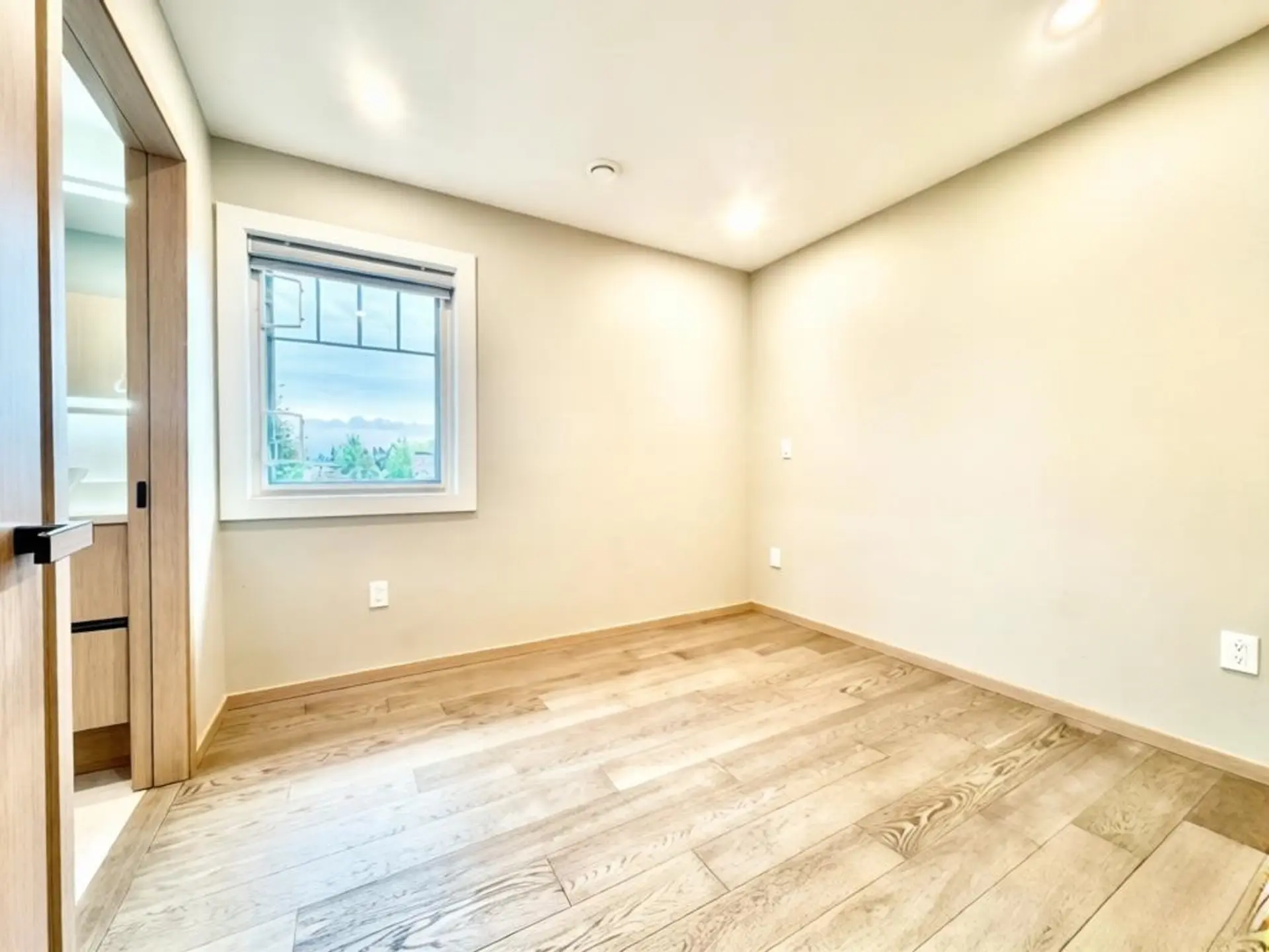 5216 Rupert Street - Image 13