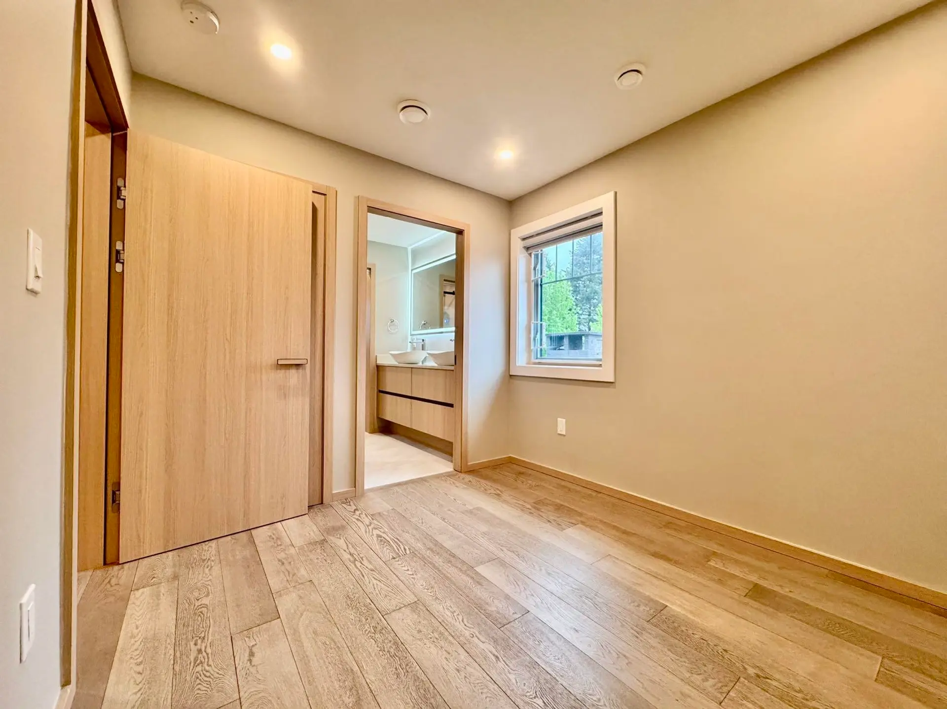 5216 Rupert Street - Image 14