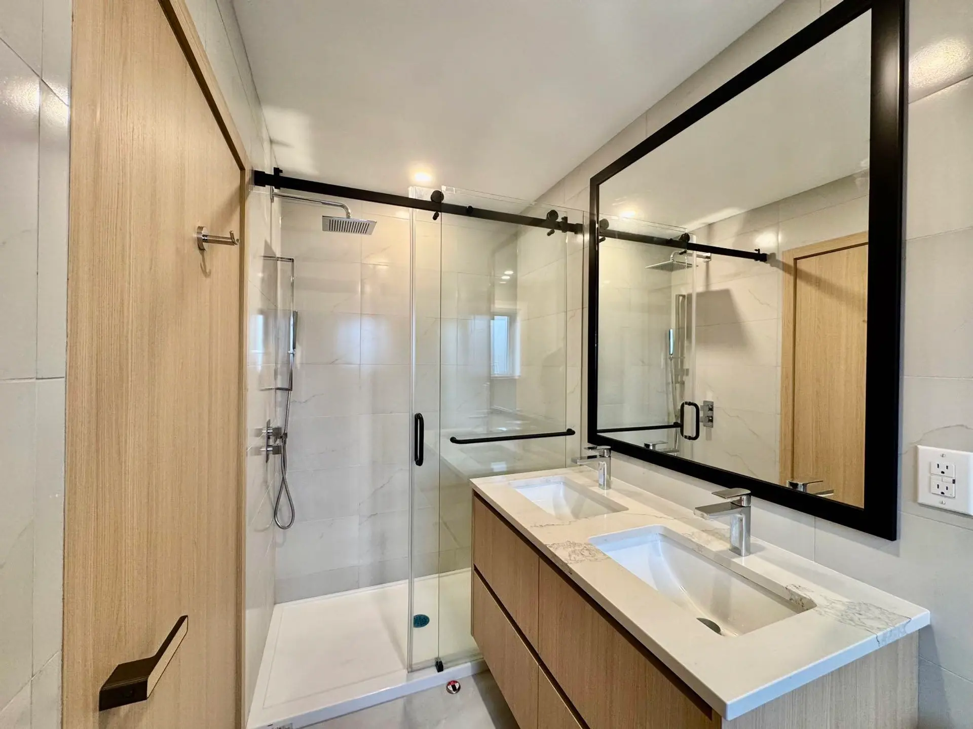 5216 Rupert Street - Image 11