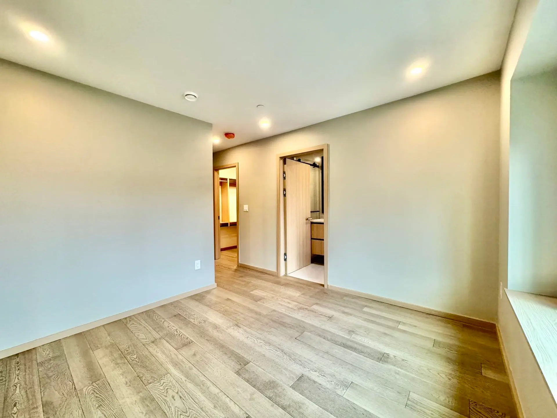 5216 Rupert Street - Image 8