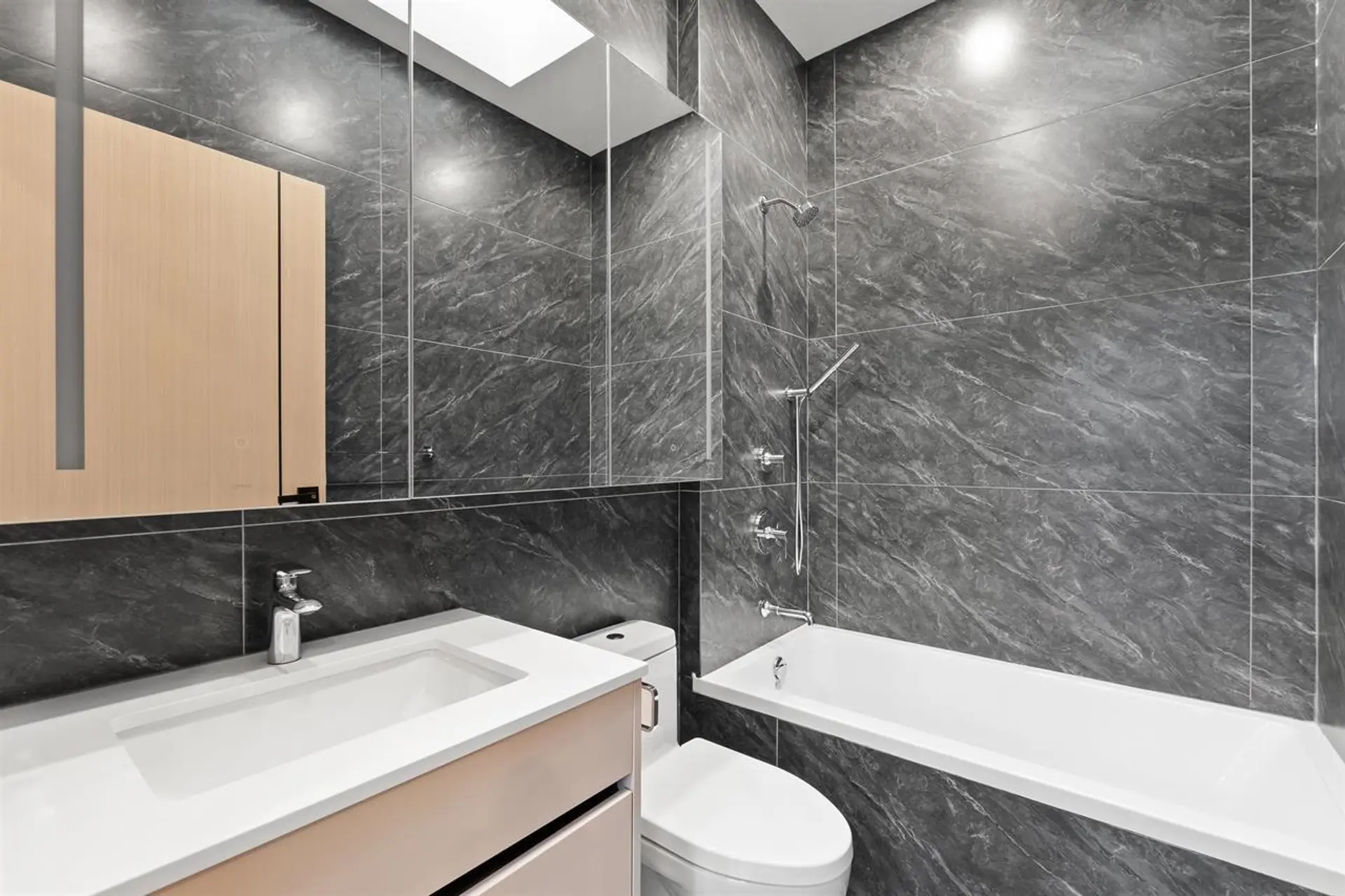 1510 W 61st Avenue - Image 15