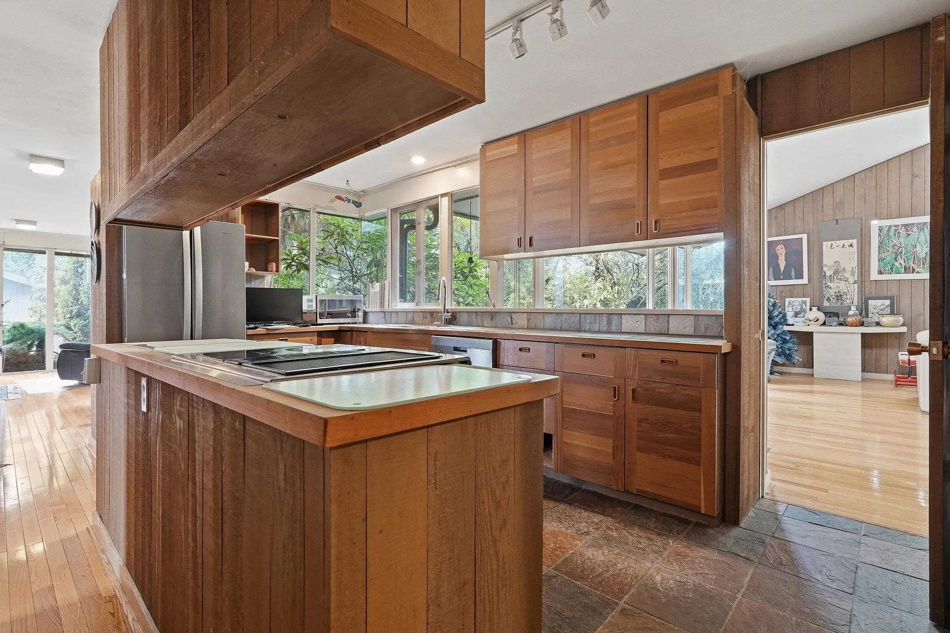 792 W 54th Avenue - Image 4