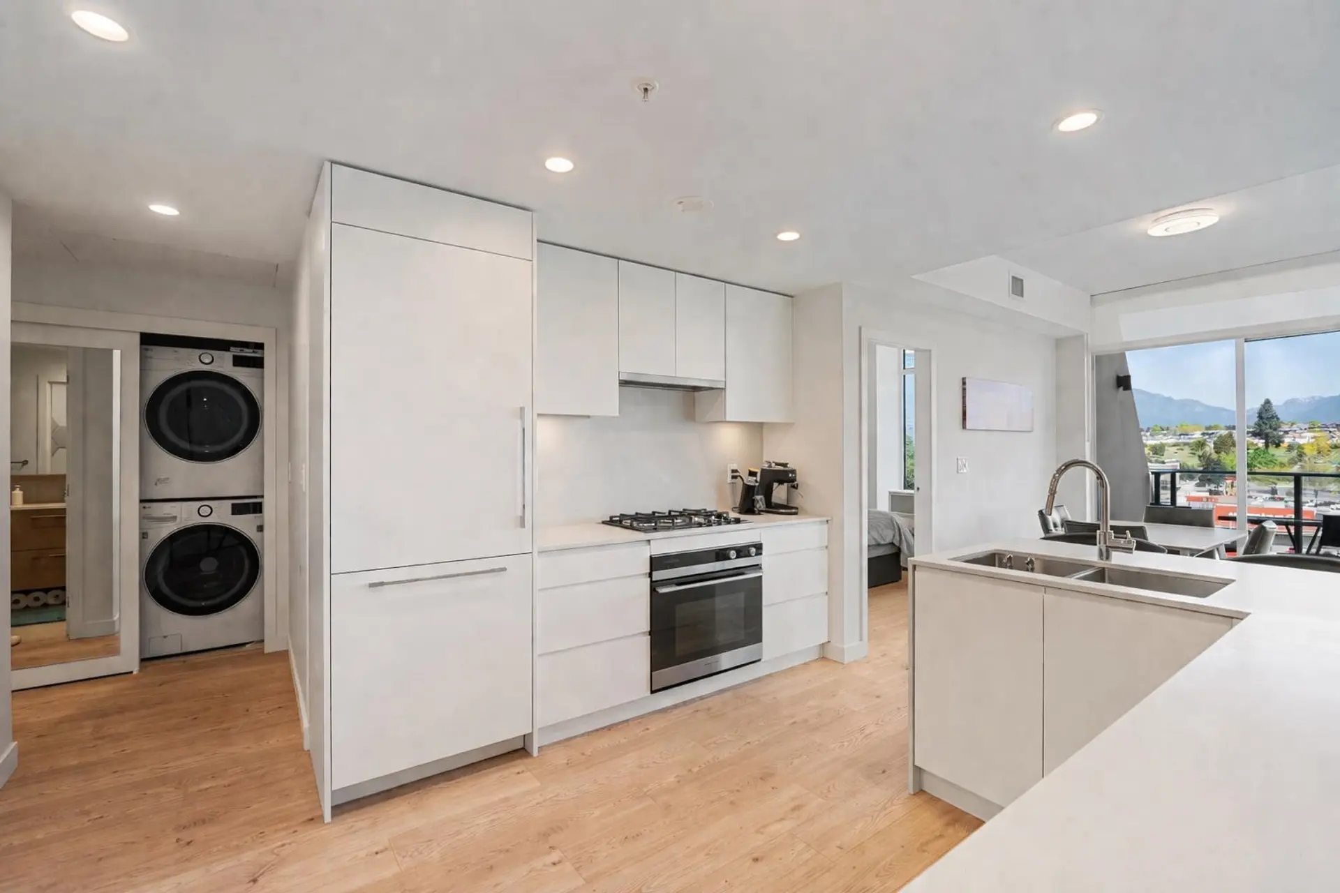 #1106 2181 Madison Avenue - Image 9