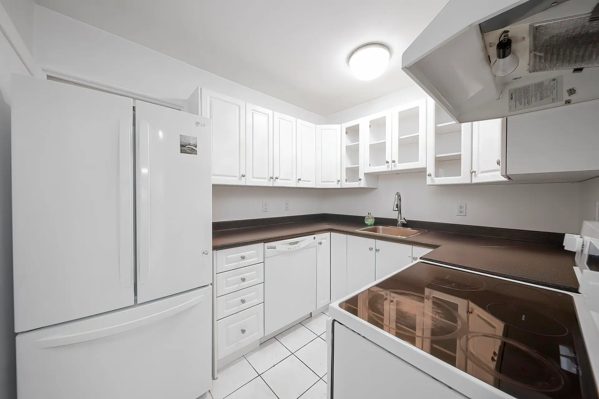 750 Westview Crescent - Image 4