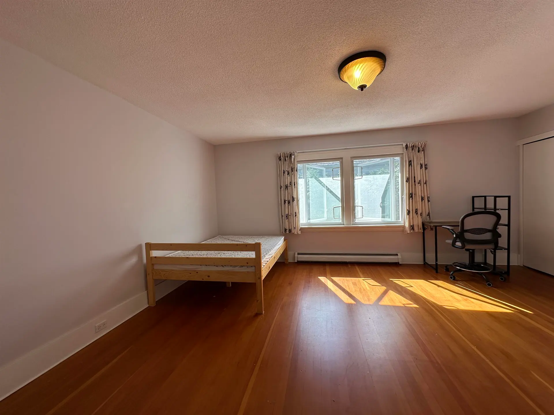 4678 W 3rd Avenue - Image 12