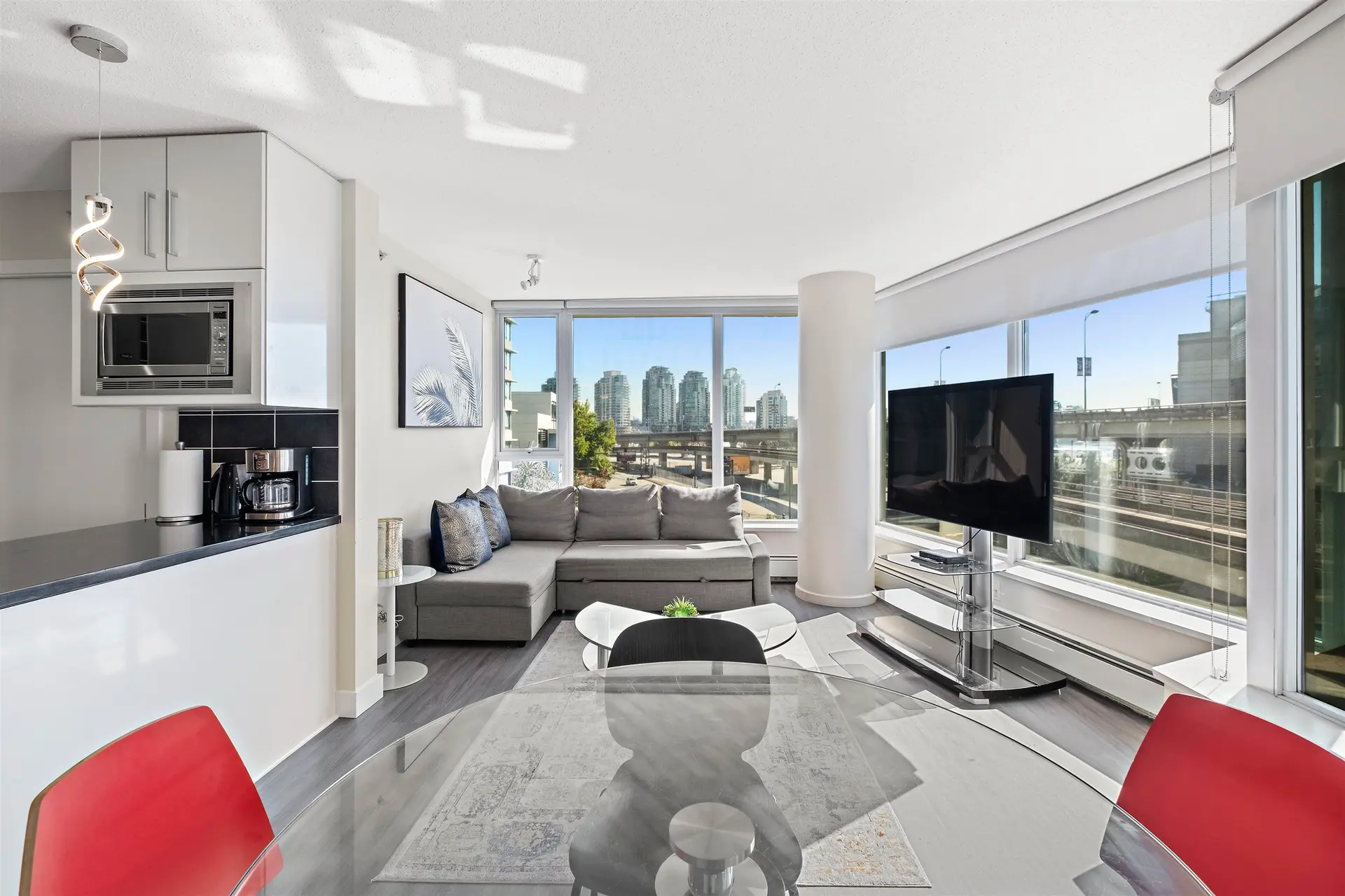 #305 689 Abbott Street - Image 11