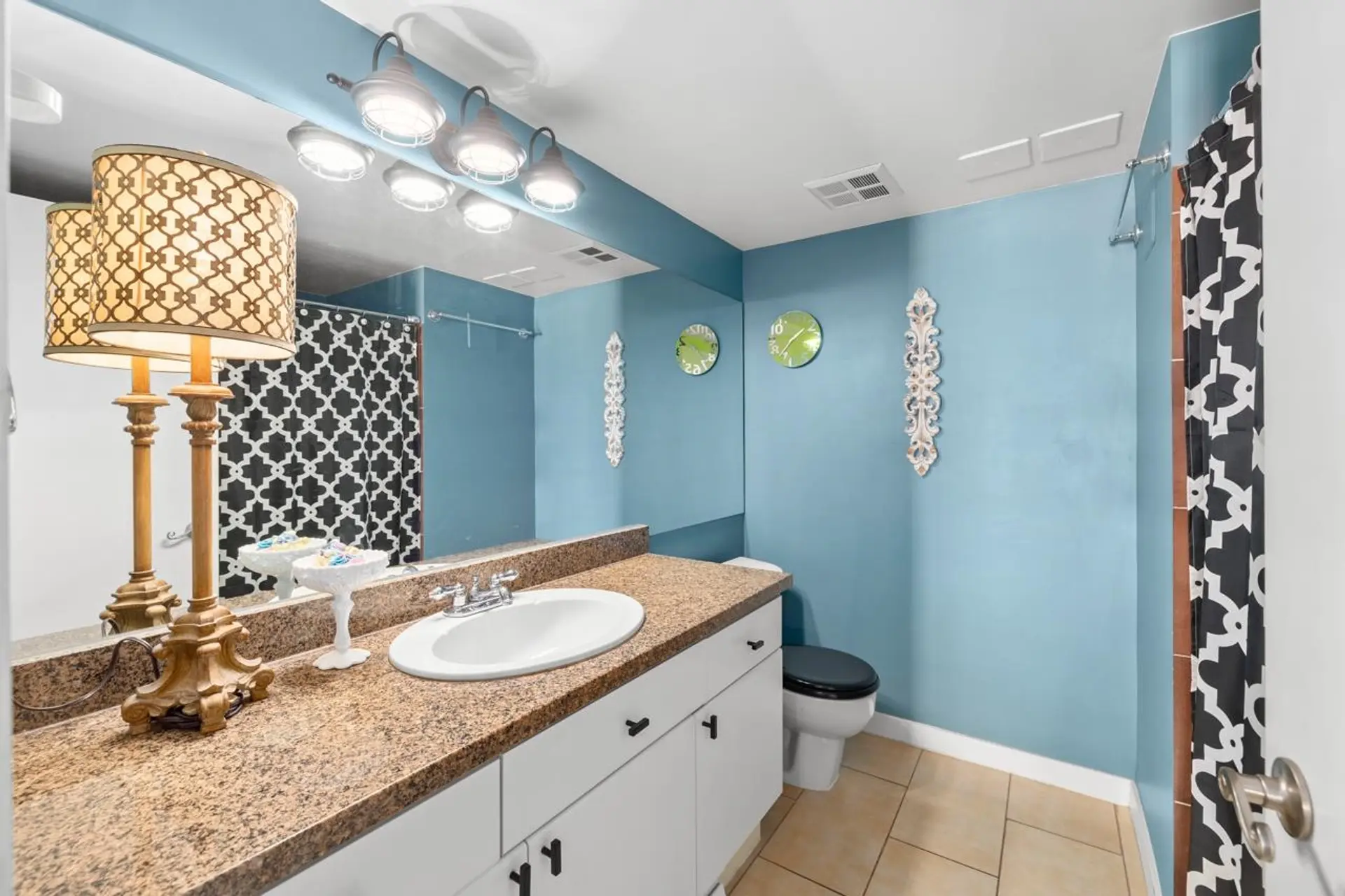 #312 6 Renaissance Square - Image 9