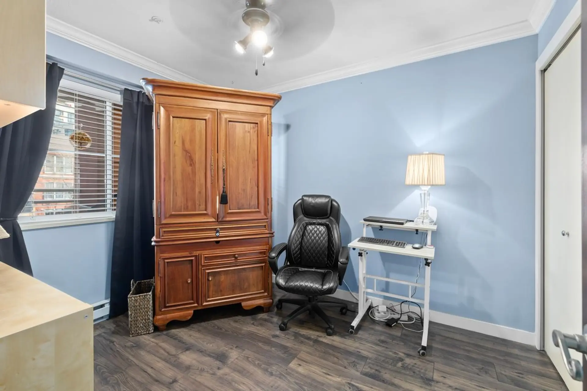 #312 6 Renaissance Square - Image 10