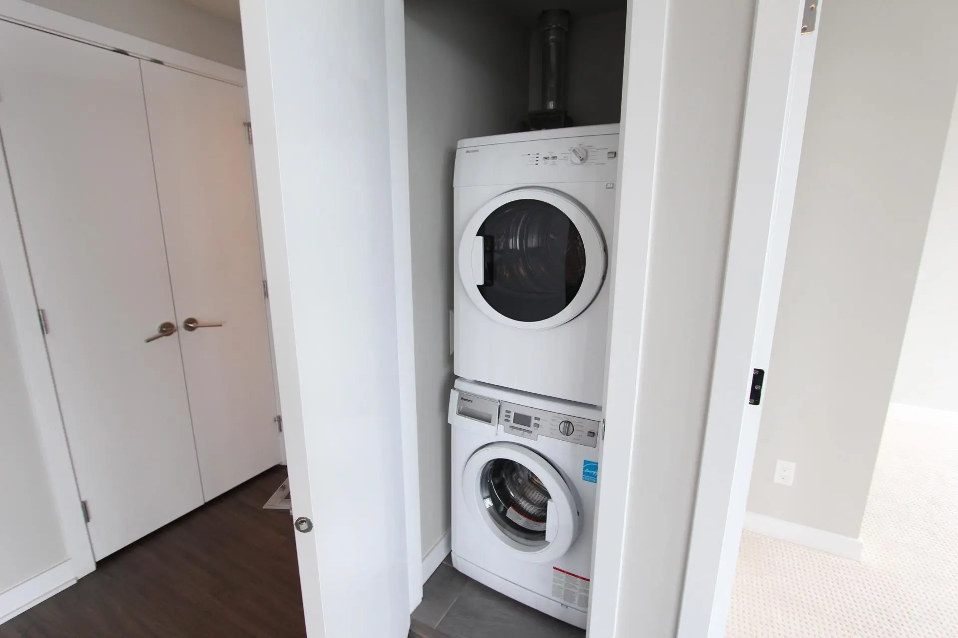 #2701 4900 Lennox Lane - Image 17