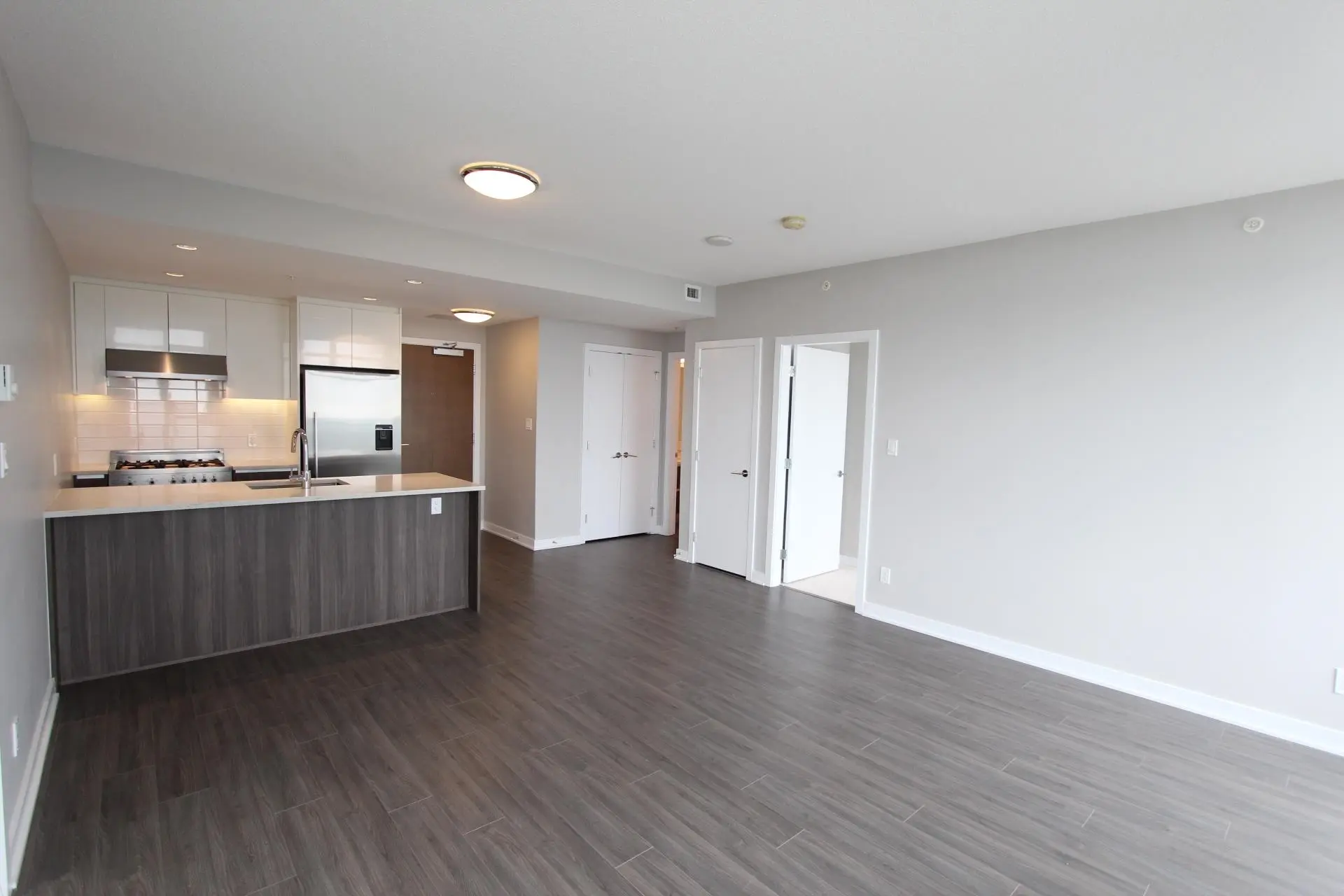 #2701 4900 Lennox Lane - Image 7