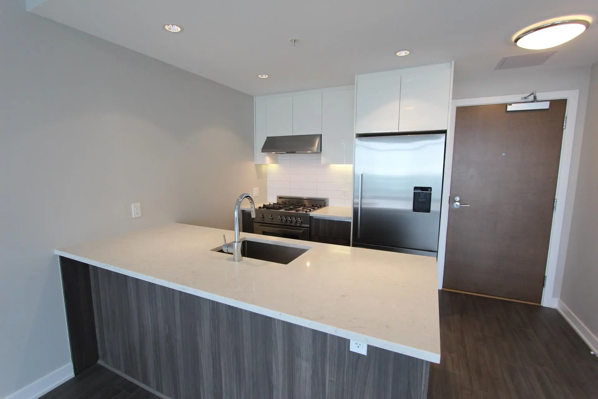 #2701 4900 Lennox Lane - Image 5